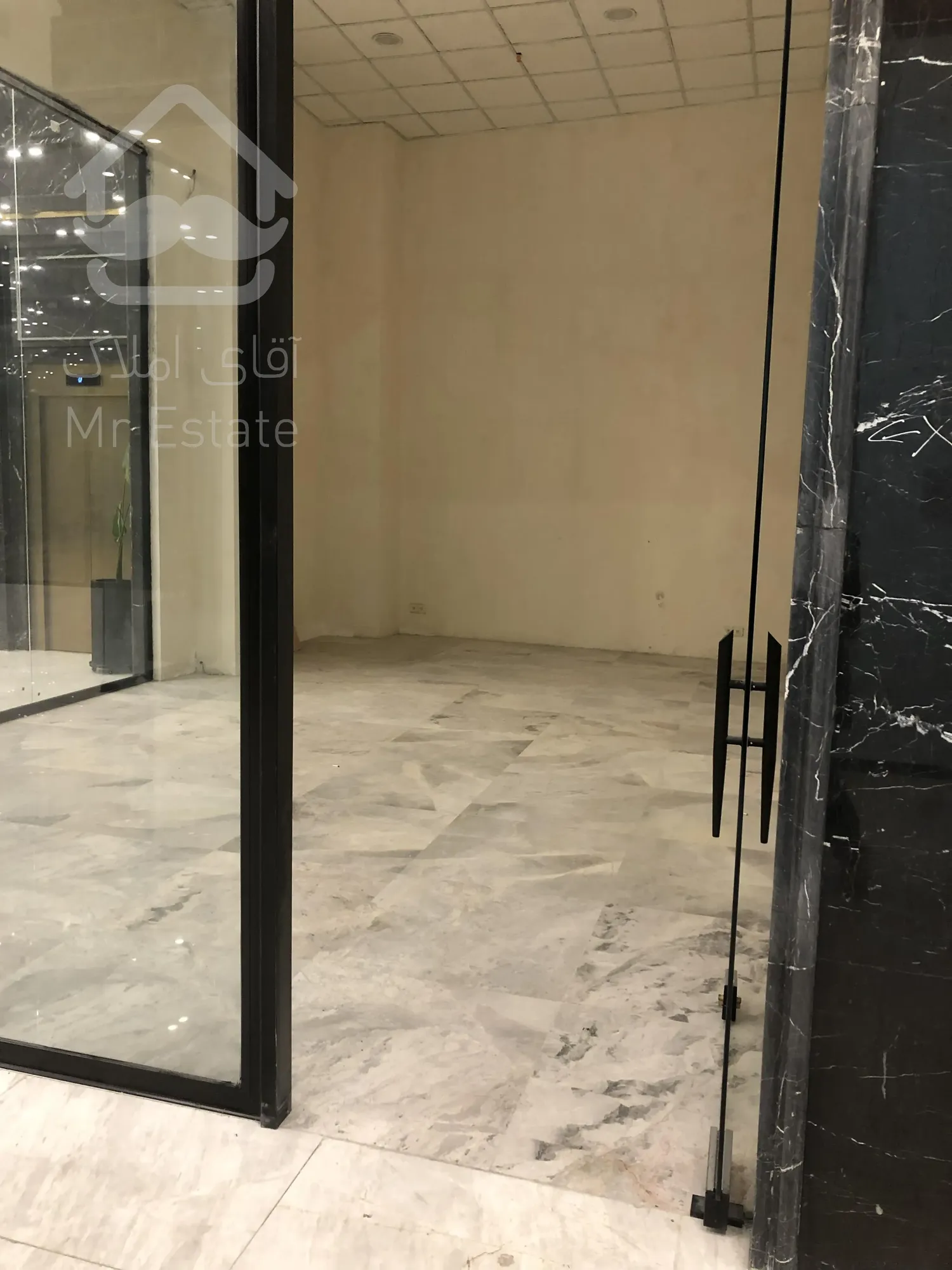 فروش مغازه 69 متر در طبقه همکف رونیکا مال پاسداران