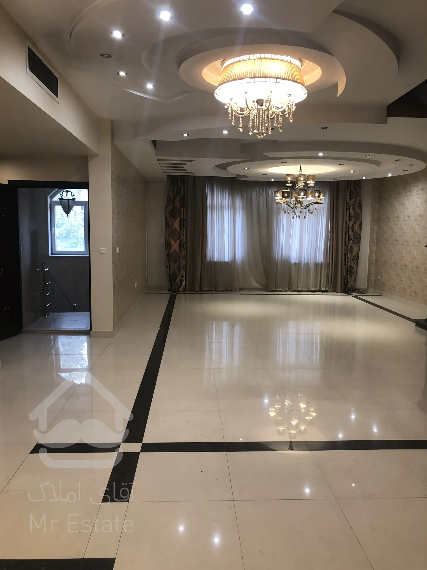 فروش آپارتمان ١١٢متري شهرك غرب دادمان