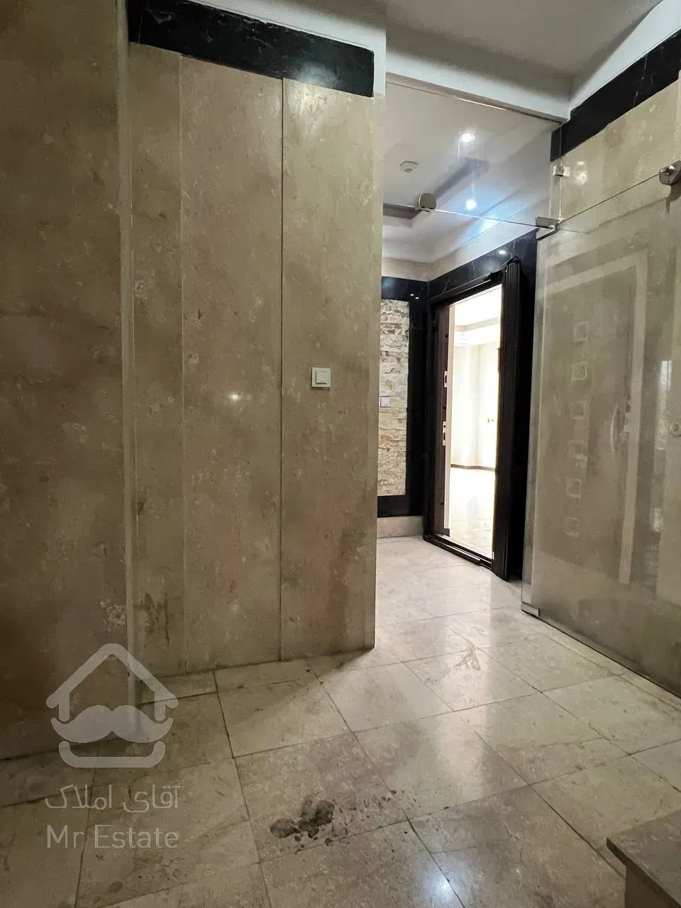 فروش آپارتمان ۸۰ متری در باغ فی