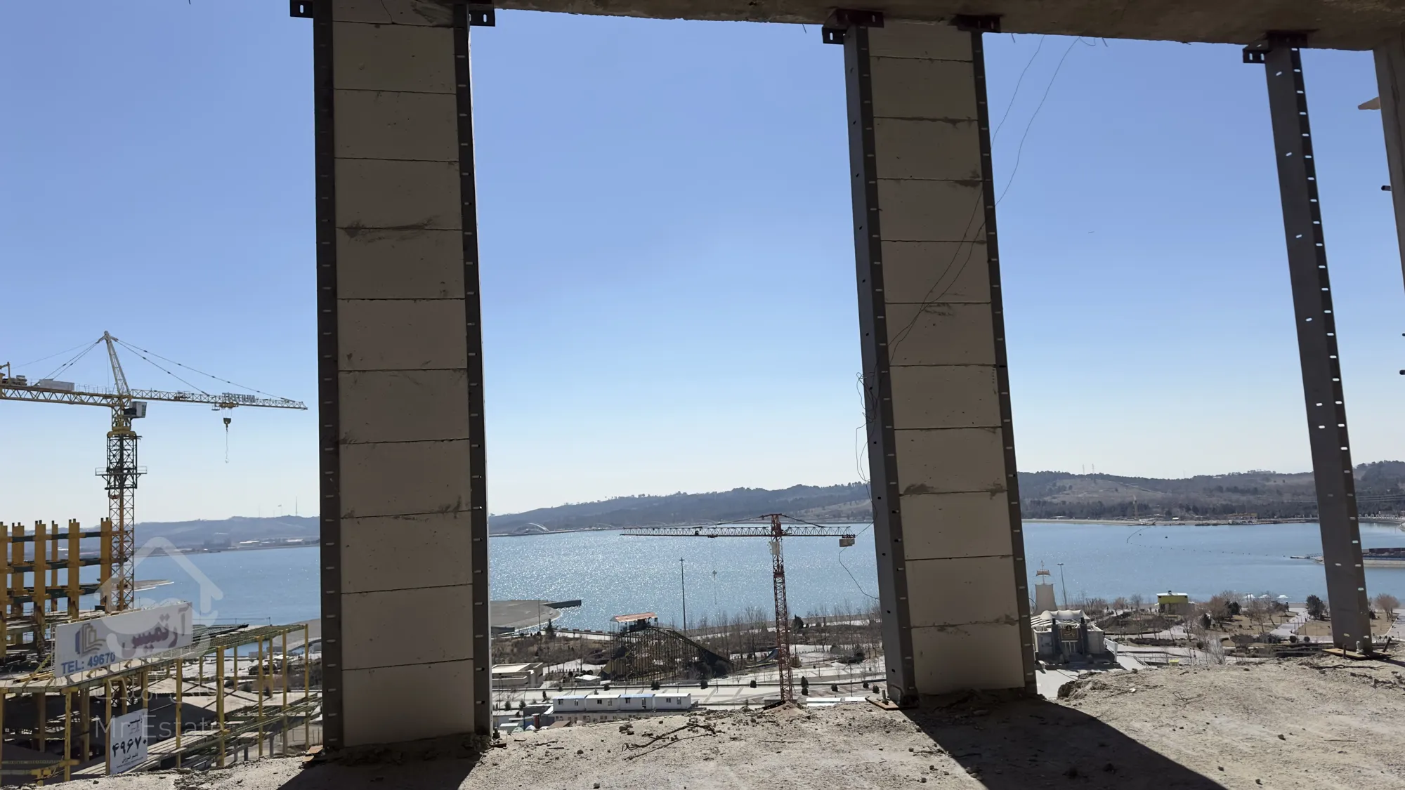 ۱۲۰ متر / ویو ابدی به دریاچه