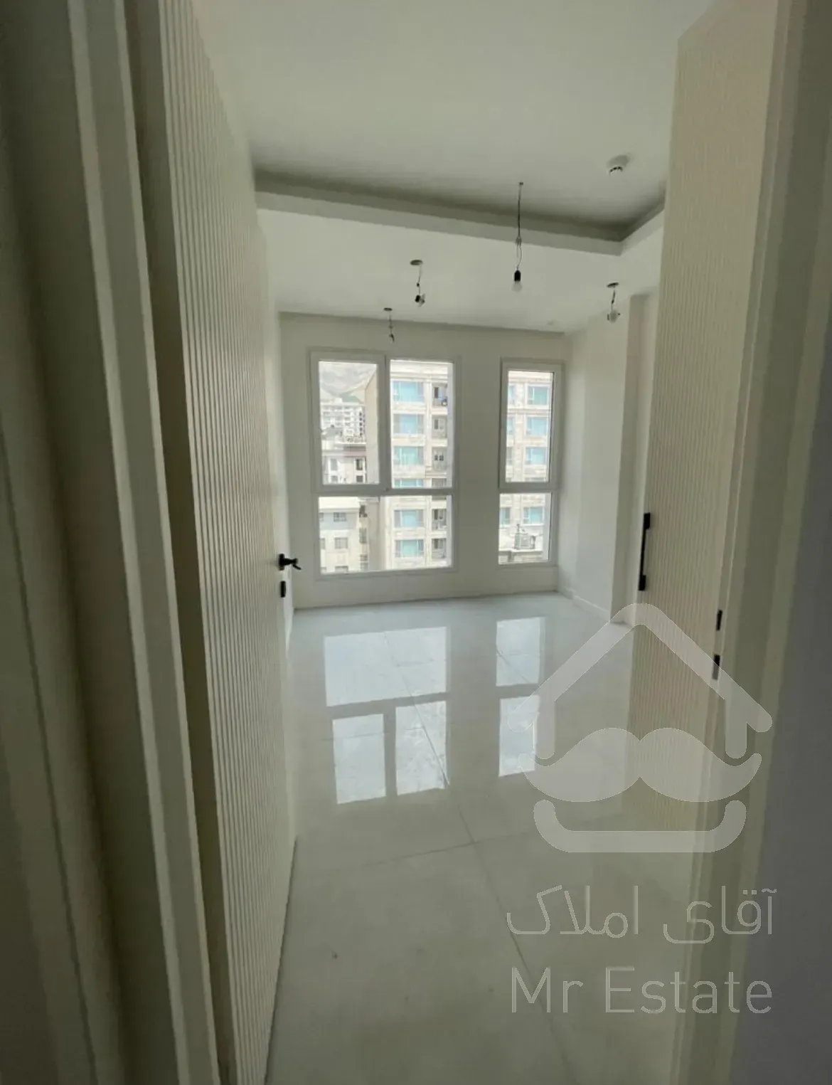 فروش۷۷ واحد نور مستقیم کم واحد تاپ لوکیشن