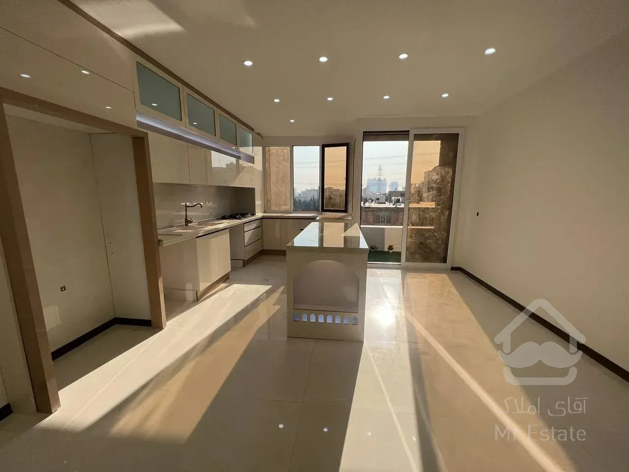 فروش واحد زیر قیمت روبه کوچه تاپ لوکیشن