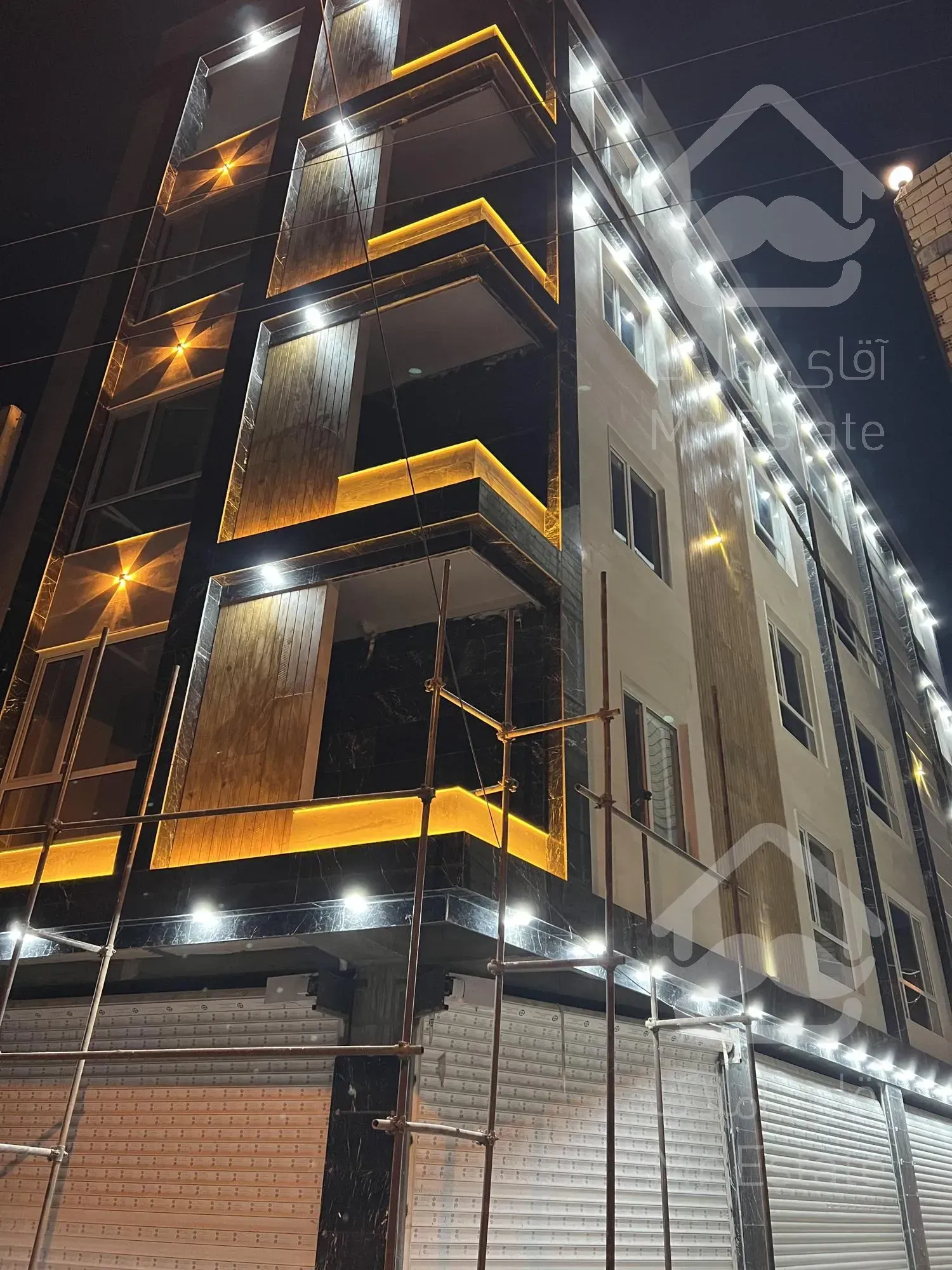 آپارتمان ۱۳۰ متری در وحیدیه شهریار فول امکانات