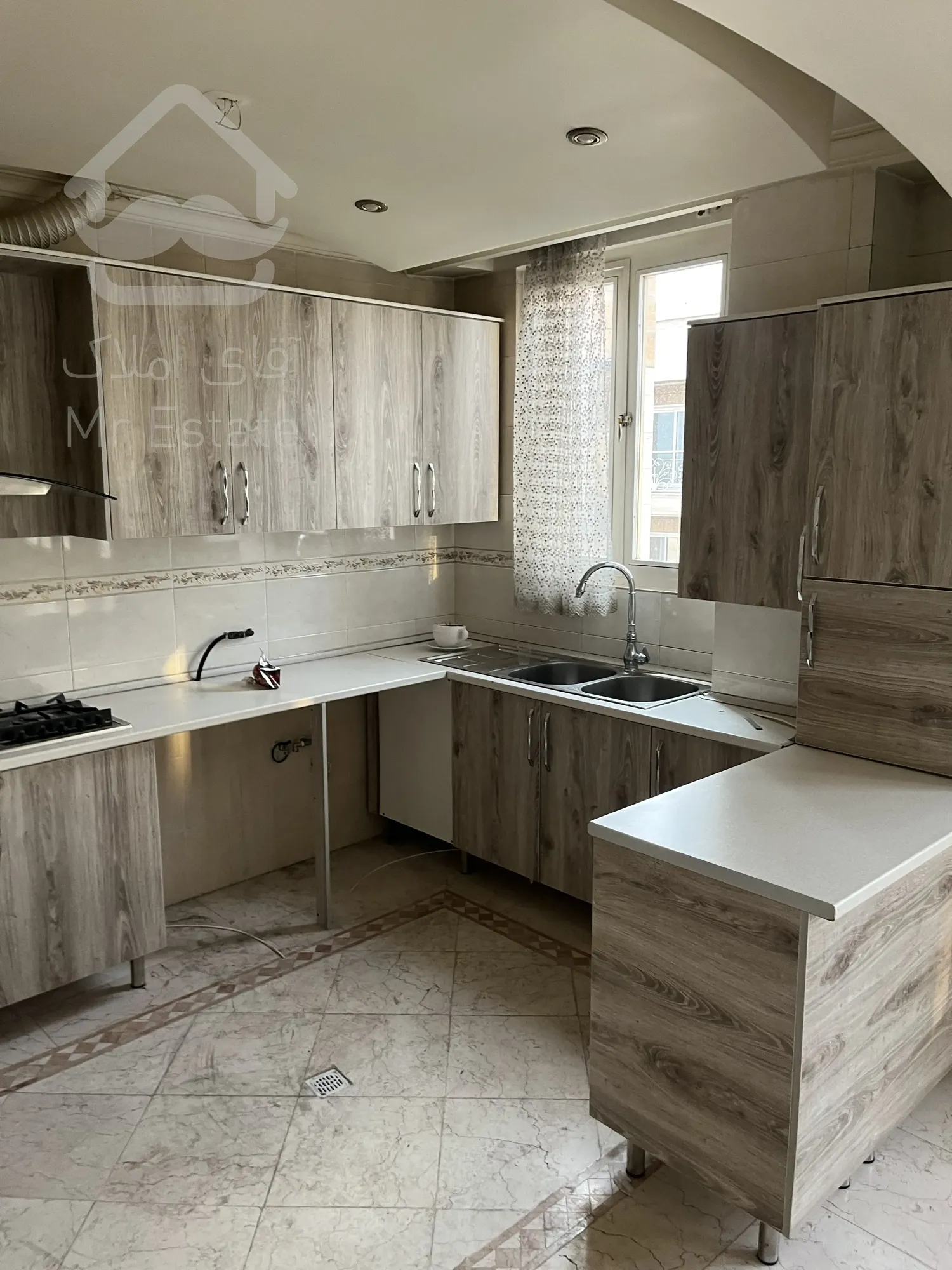 فروش آپارتمان ۹۰ متری در باغ فیض