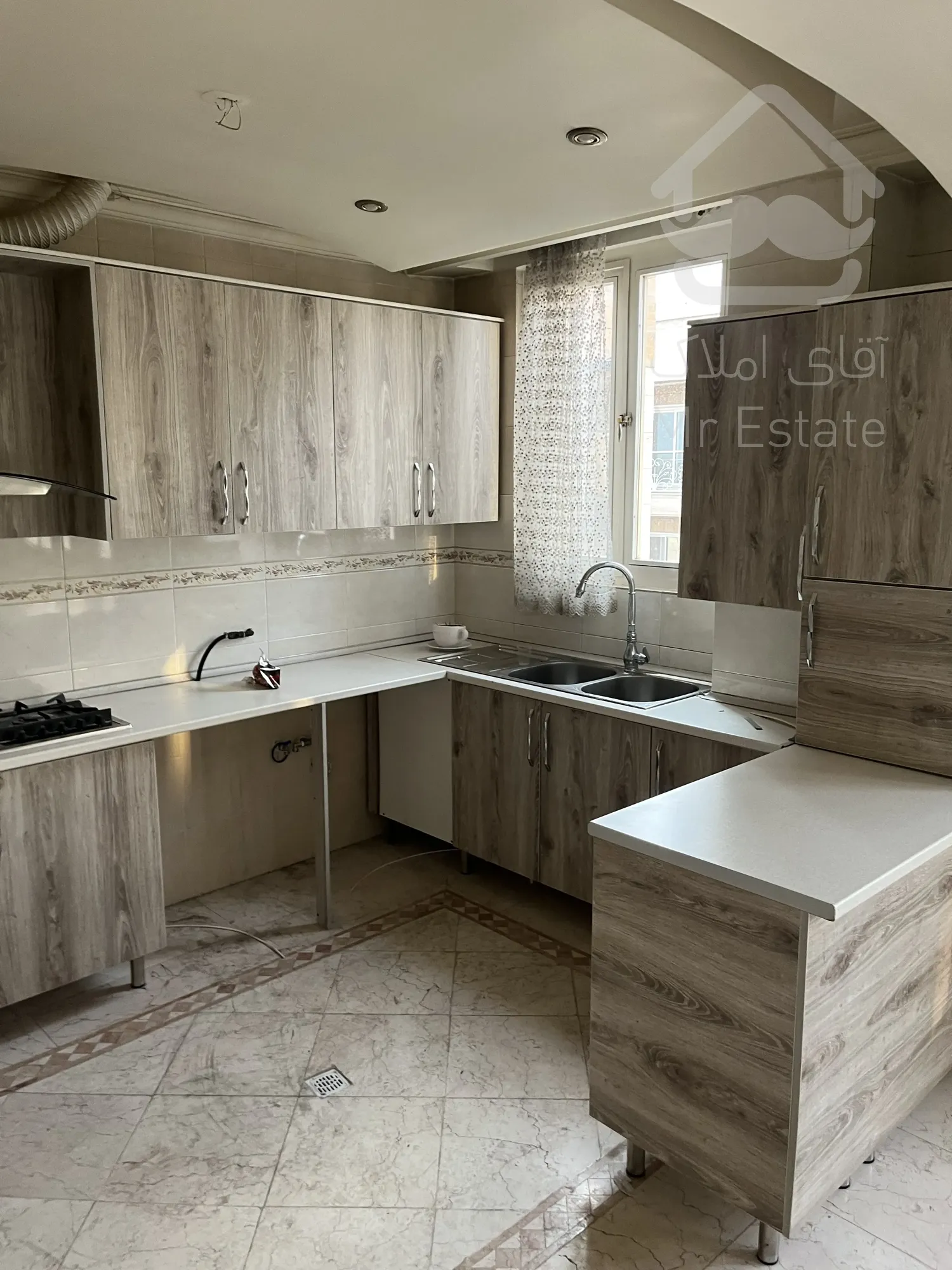 فروش آپارتمان ۹۰ متری در باغ فیض