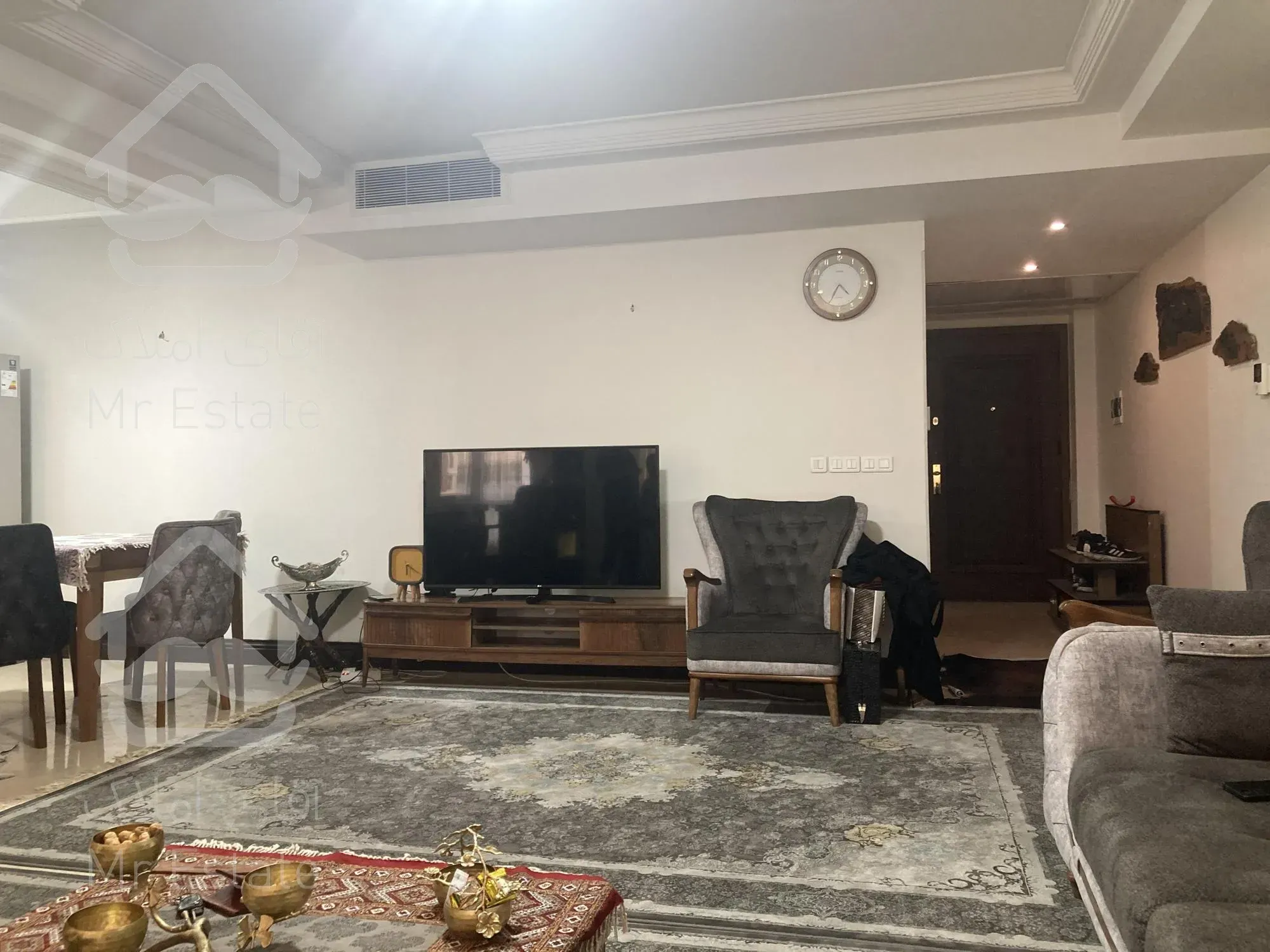 شهرک غرب۱۰۰مترلاکچری با لابی روف و سرایداری