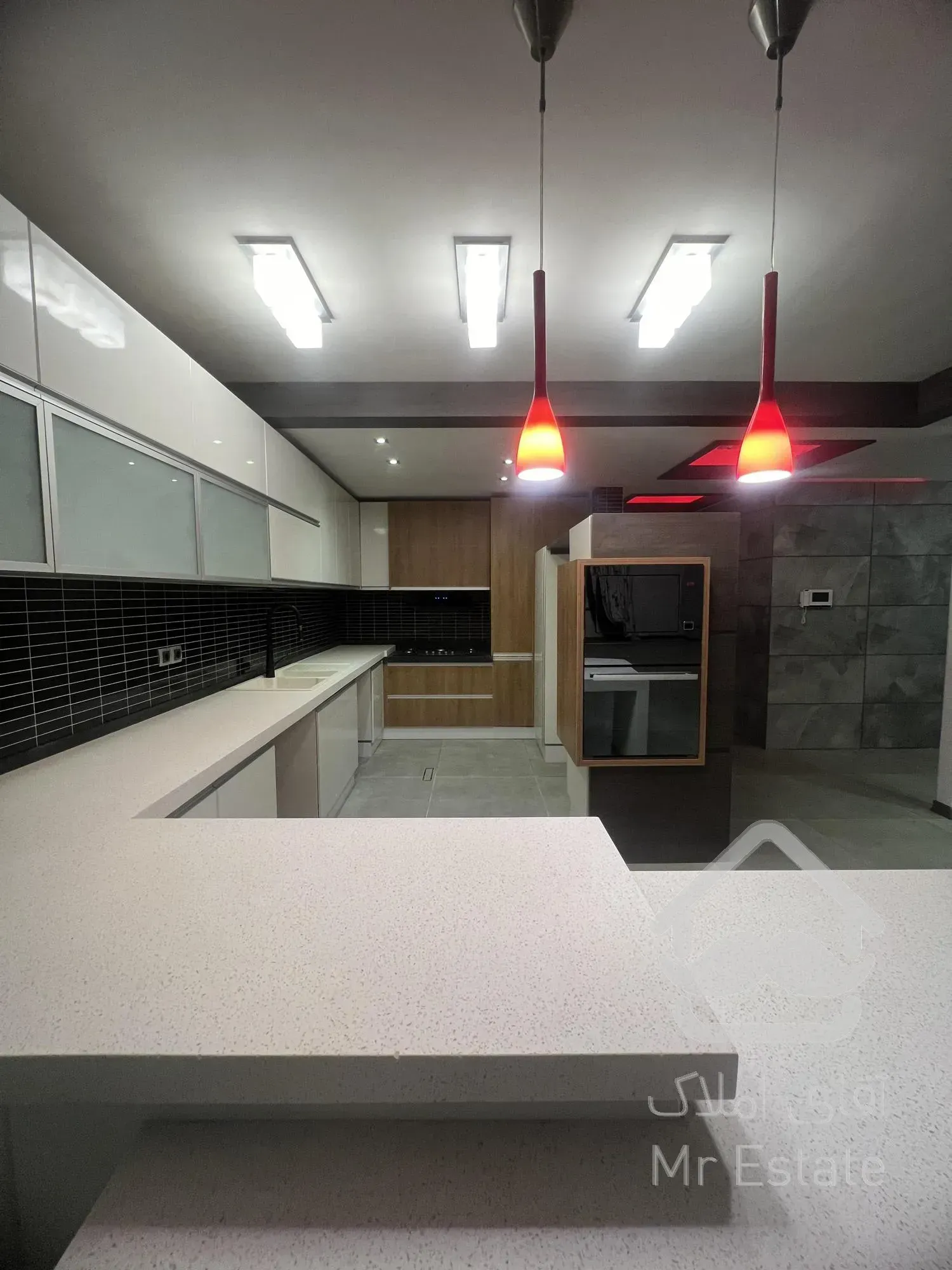 واحد ۲۱۹ متری/فول بازسازی/ نیمه فرنیش/قدوسی غربی