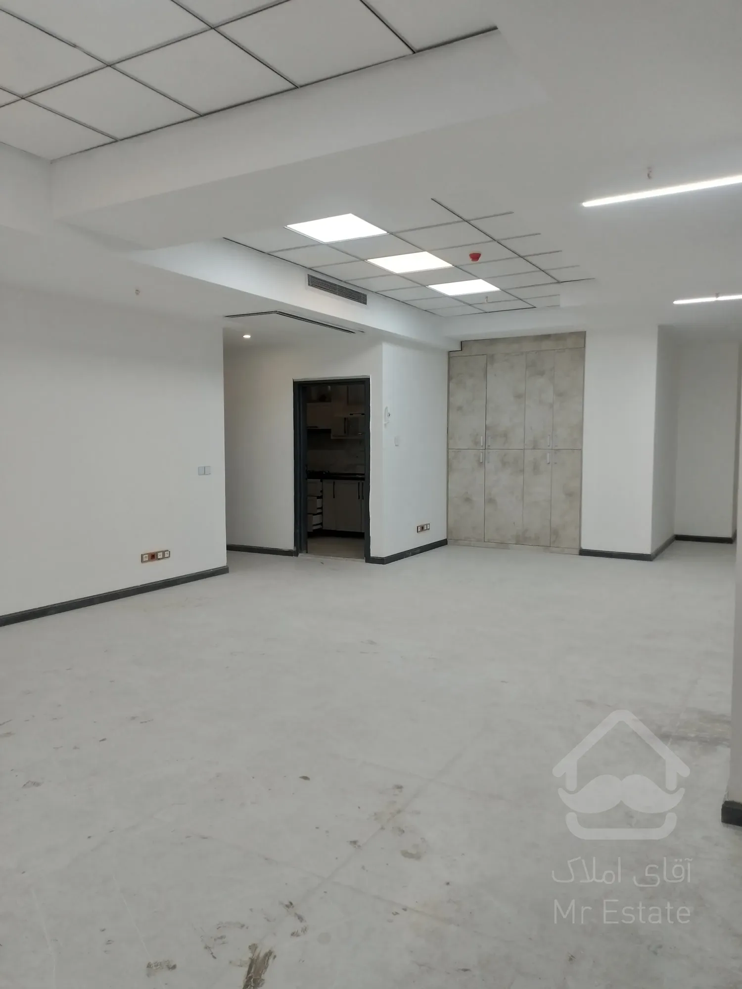 فروش اداری 82متر در پونک/دارای سند تک برگ اداری و پارکینگ/مجهز به سیستم تمام هوشمند