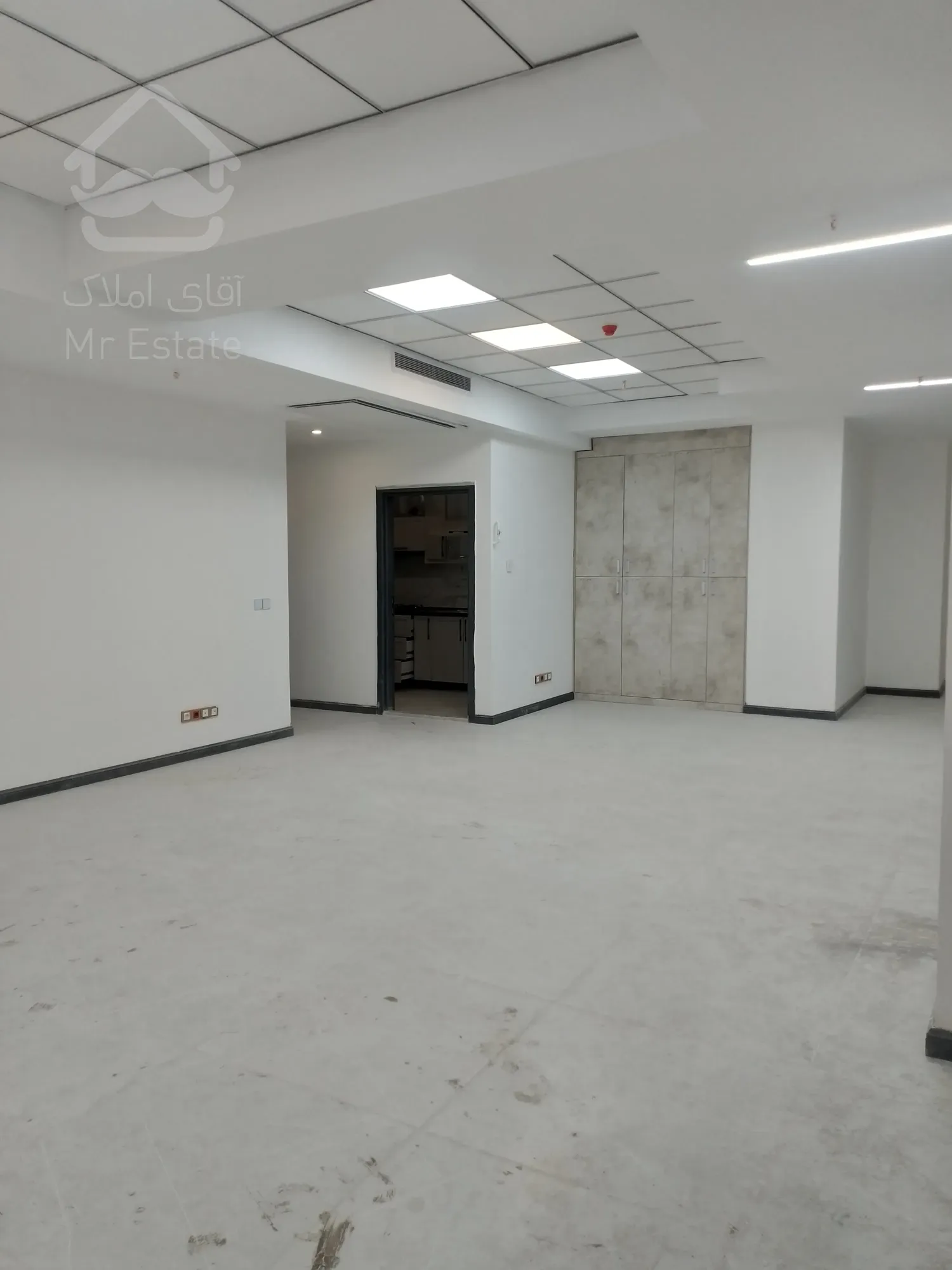 فروش اداری 127متر با قیمت استثنایی و امکانات بالا در تنها پارک اداری در ایران