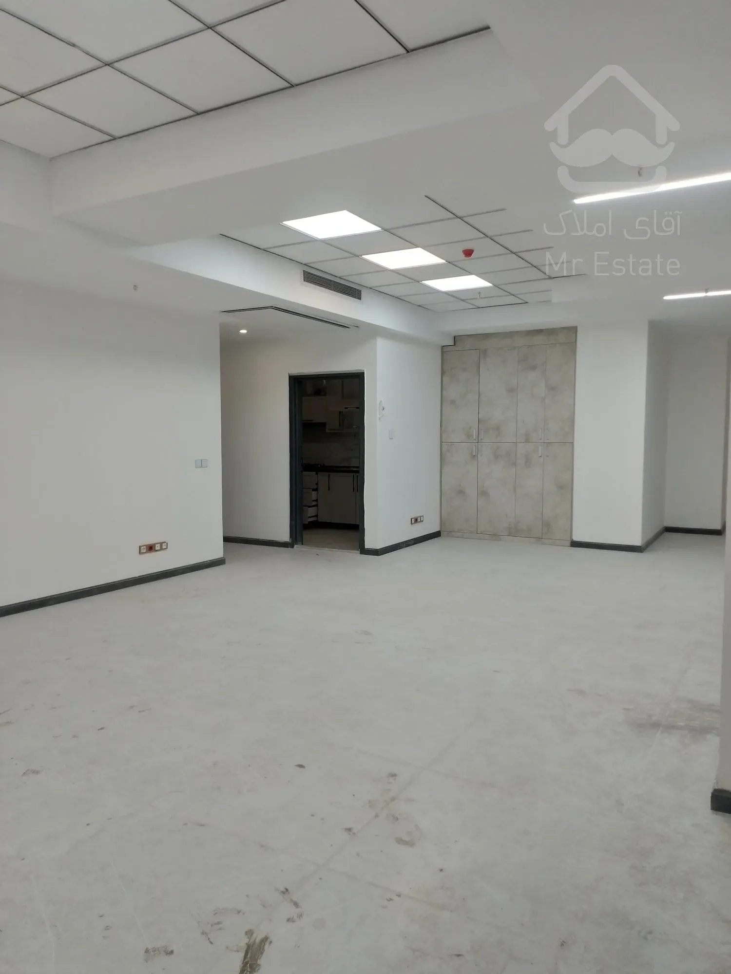 فروش اداری 82متر در پونک/دارای سند تک برگ اداری و پارکینگ/مجهز به سیستم تمام هوشمند