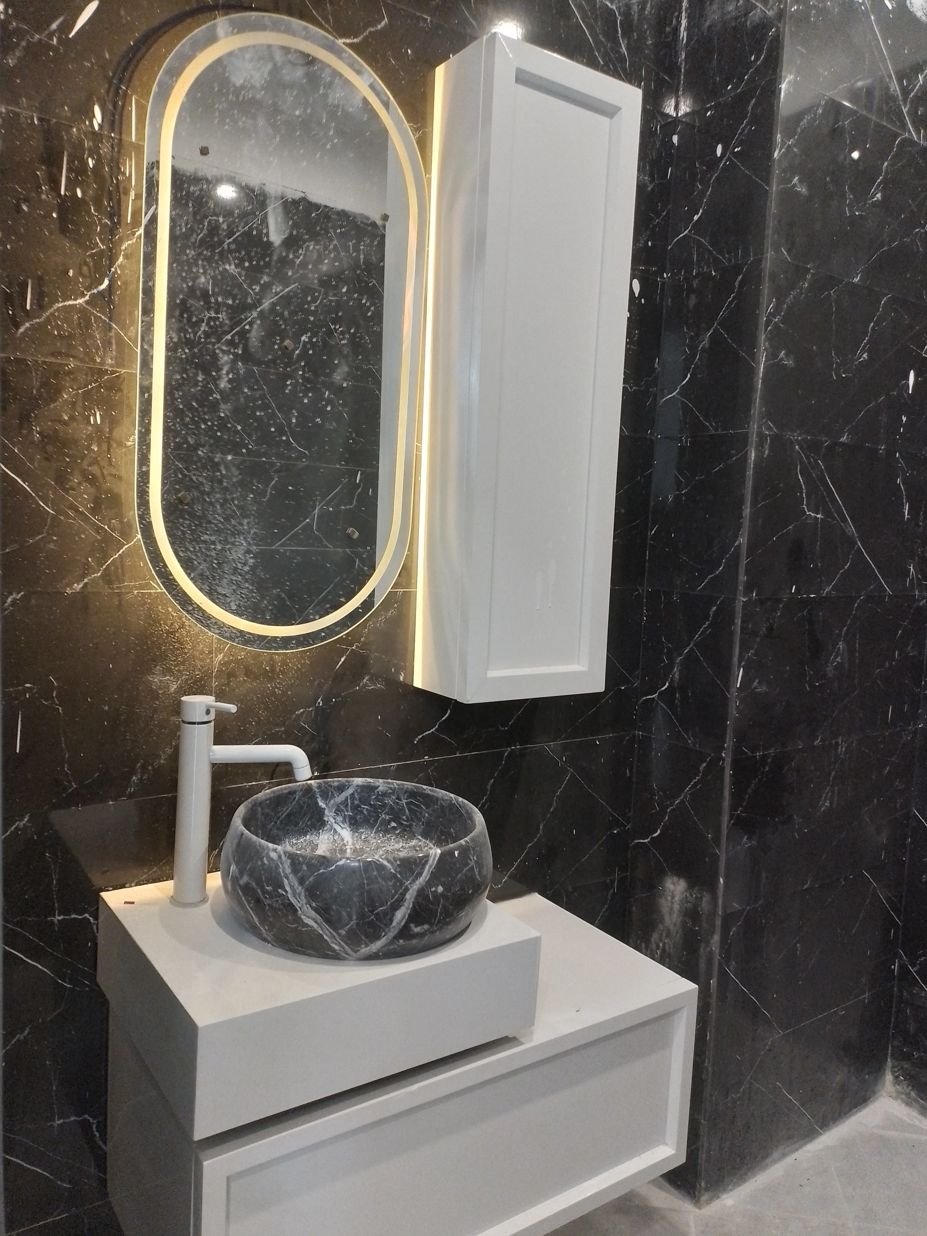 فروش اداری در پونک/169متر/سیستم تمام هوشمند/سند تک برگ  اداری/دسترسی24ساعته به واحد