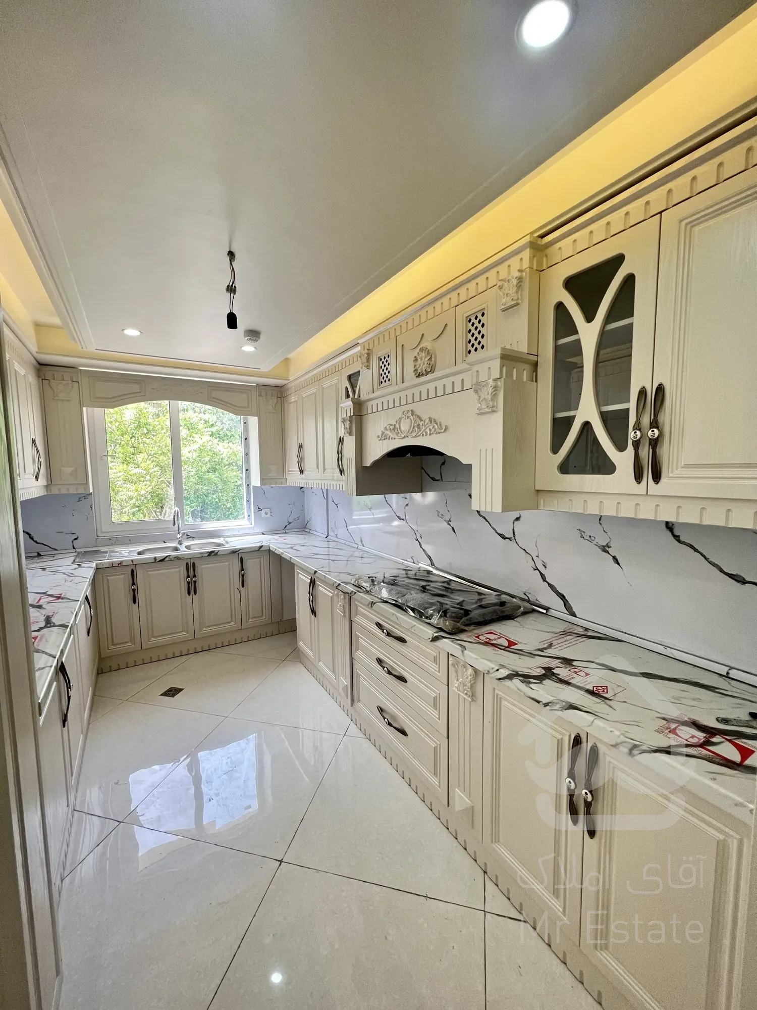 فروش آپارتمان ۸۵متری *رو به آفتاب* در سازمان برنامه مرکزی