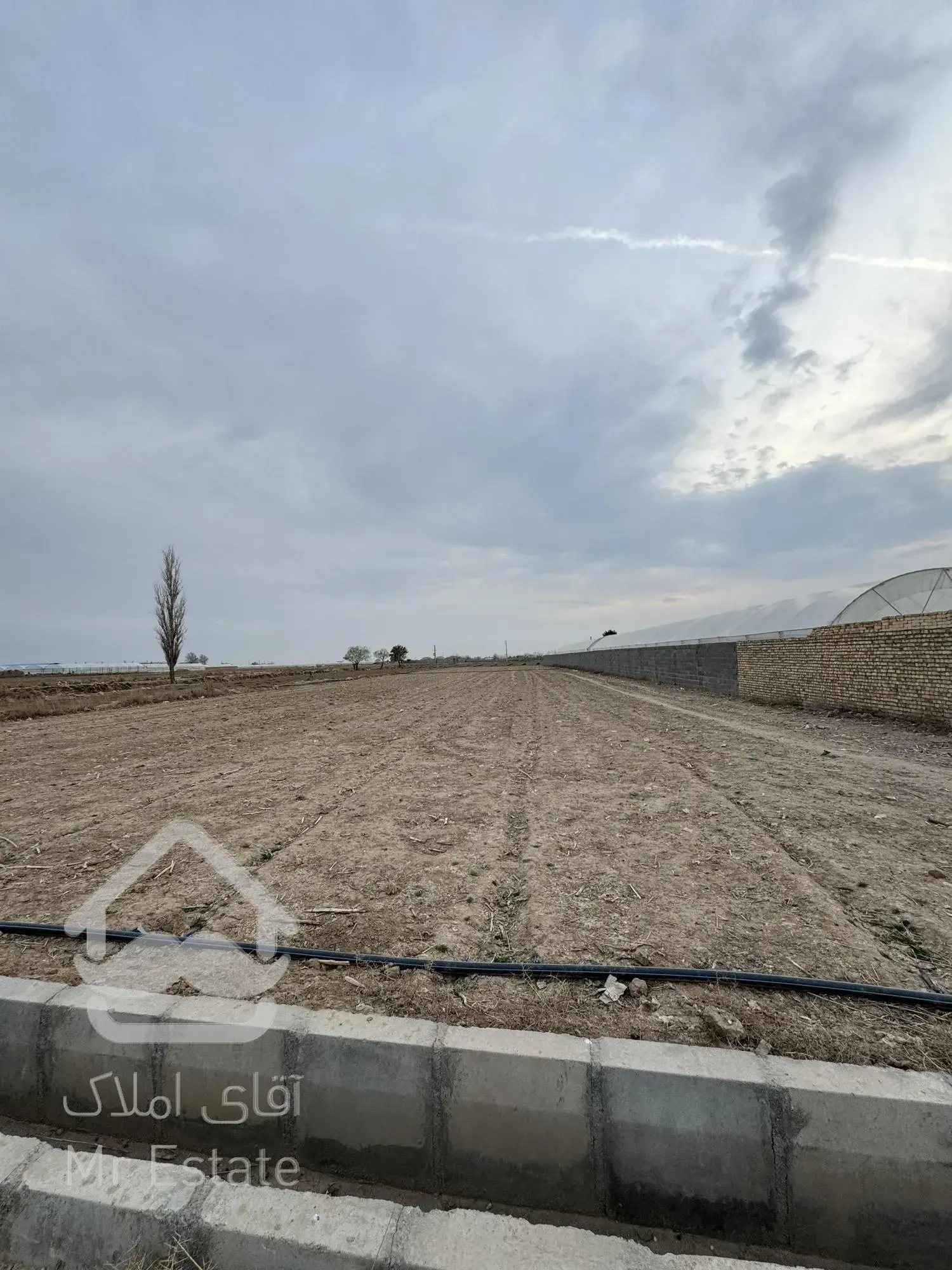 ۴۰۰ متر زمین مناسب باغچه روستای خوش آب و هوا