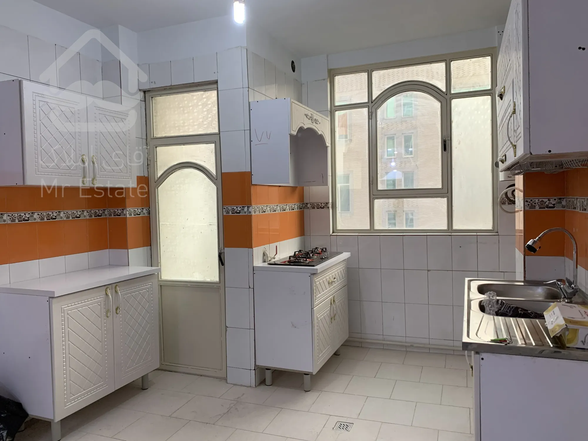 52 متر آپارتمان/شهرک ابریشم/سنددار