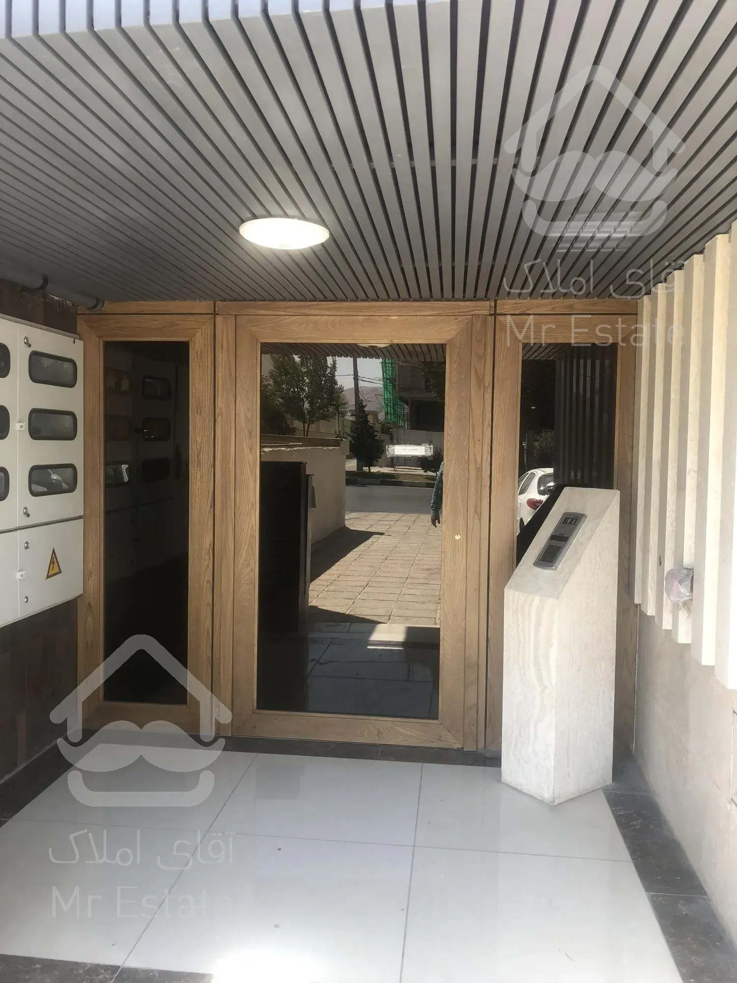 آپارتمان موقعیت اداری بر باهنر شمالی