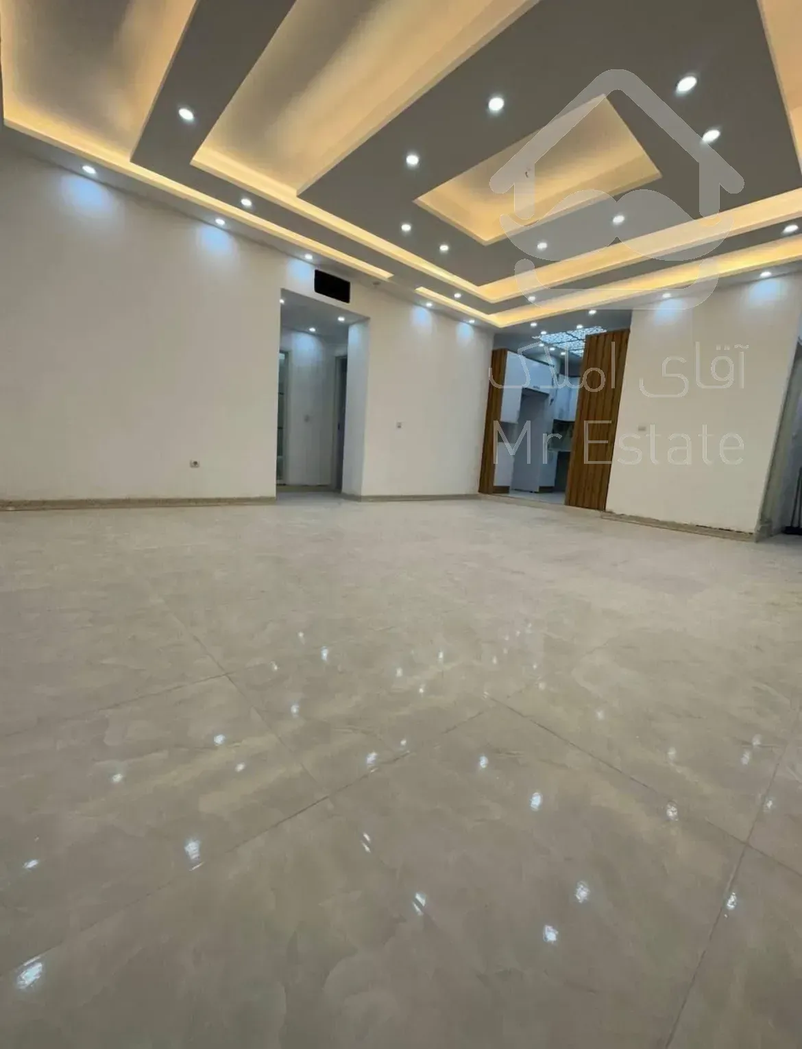 ۹۰متری چیتگر/ ایران مال/ تهاتر با آپارتمان