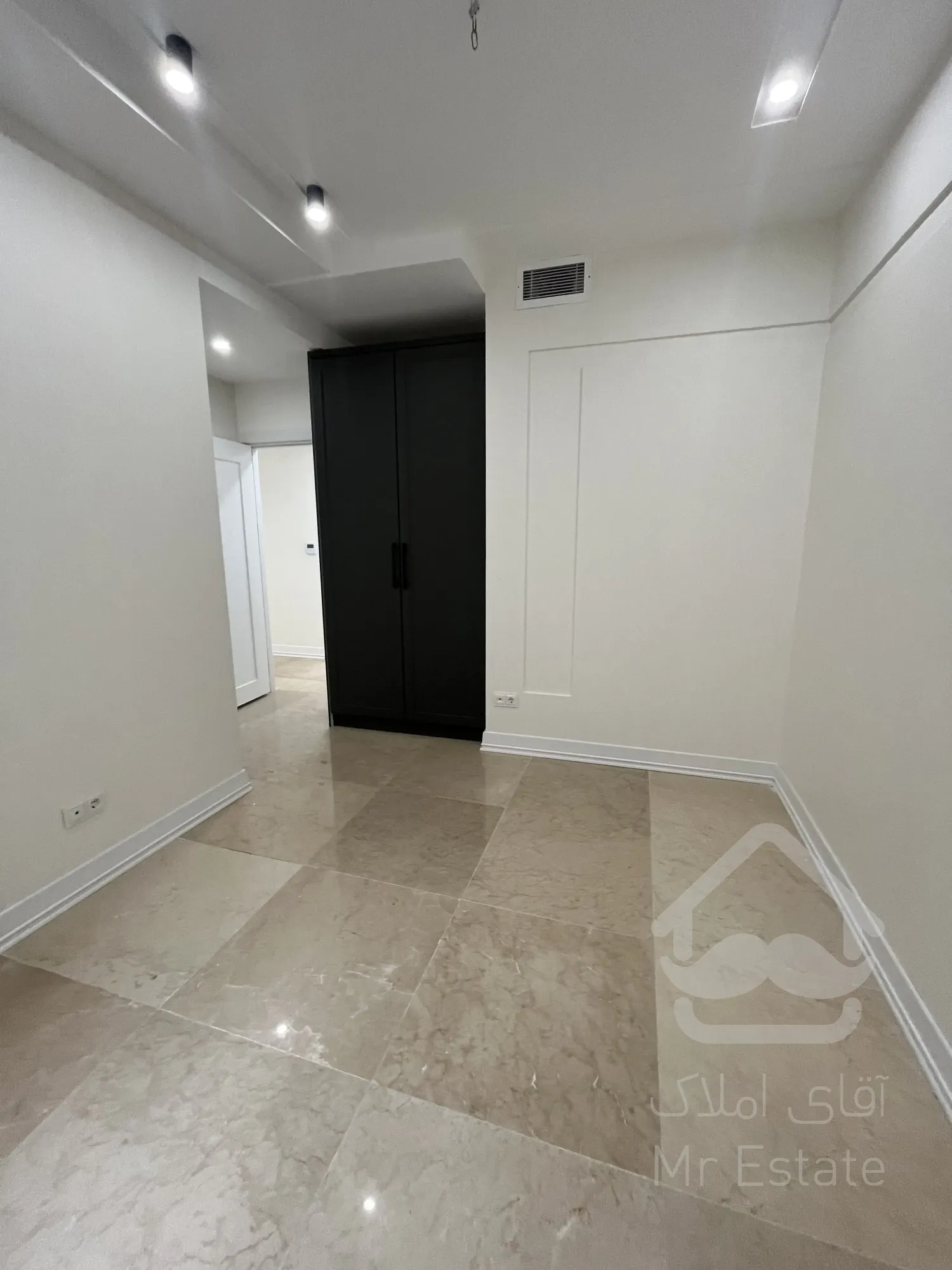 فروس واحد تاپ لوکیشن نور مستقیم لاکچری مدرن