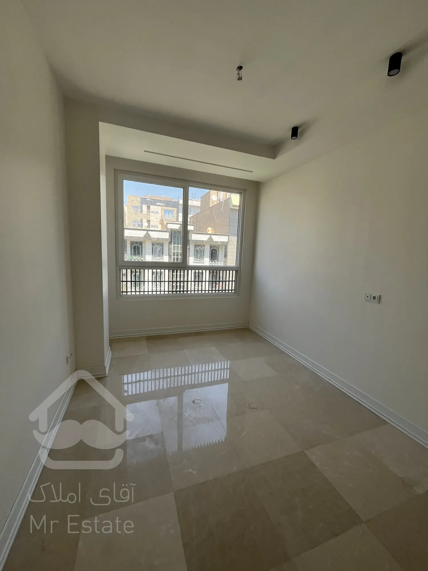 فروس واحد تاپ لوکیشن نور مستقیم سوپر لاکچری