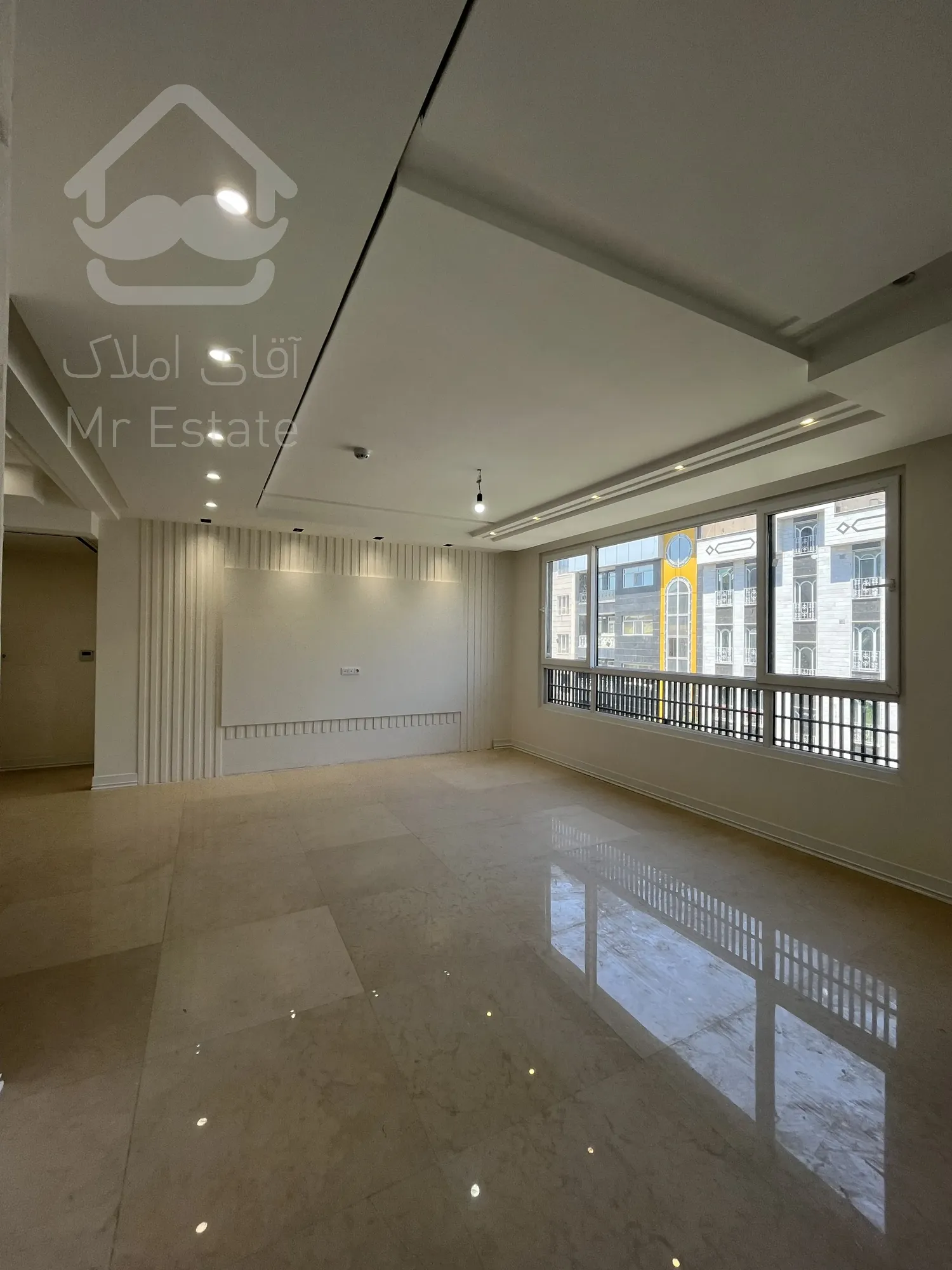 فروس واحد تاپ لوکیشن نور مستقیم زیر قیمت