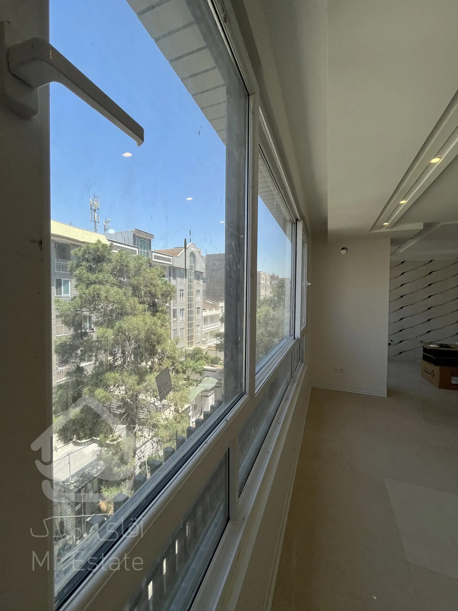 فروس واحد تاپ لوکیشن نور مستقیم زیر قیمت