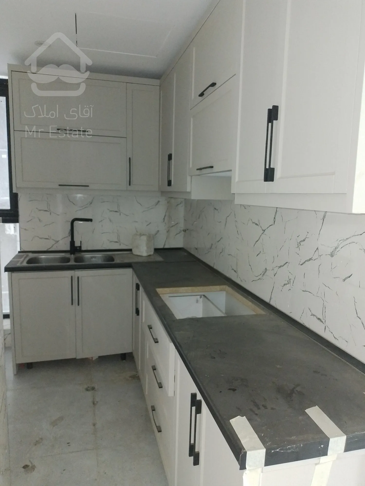 فروش واحد اداری 209 در پونک/تنها پارک اداری در تهران/اقساط/امکانات بالا