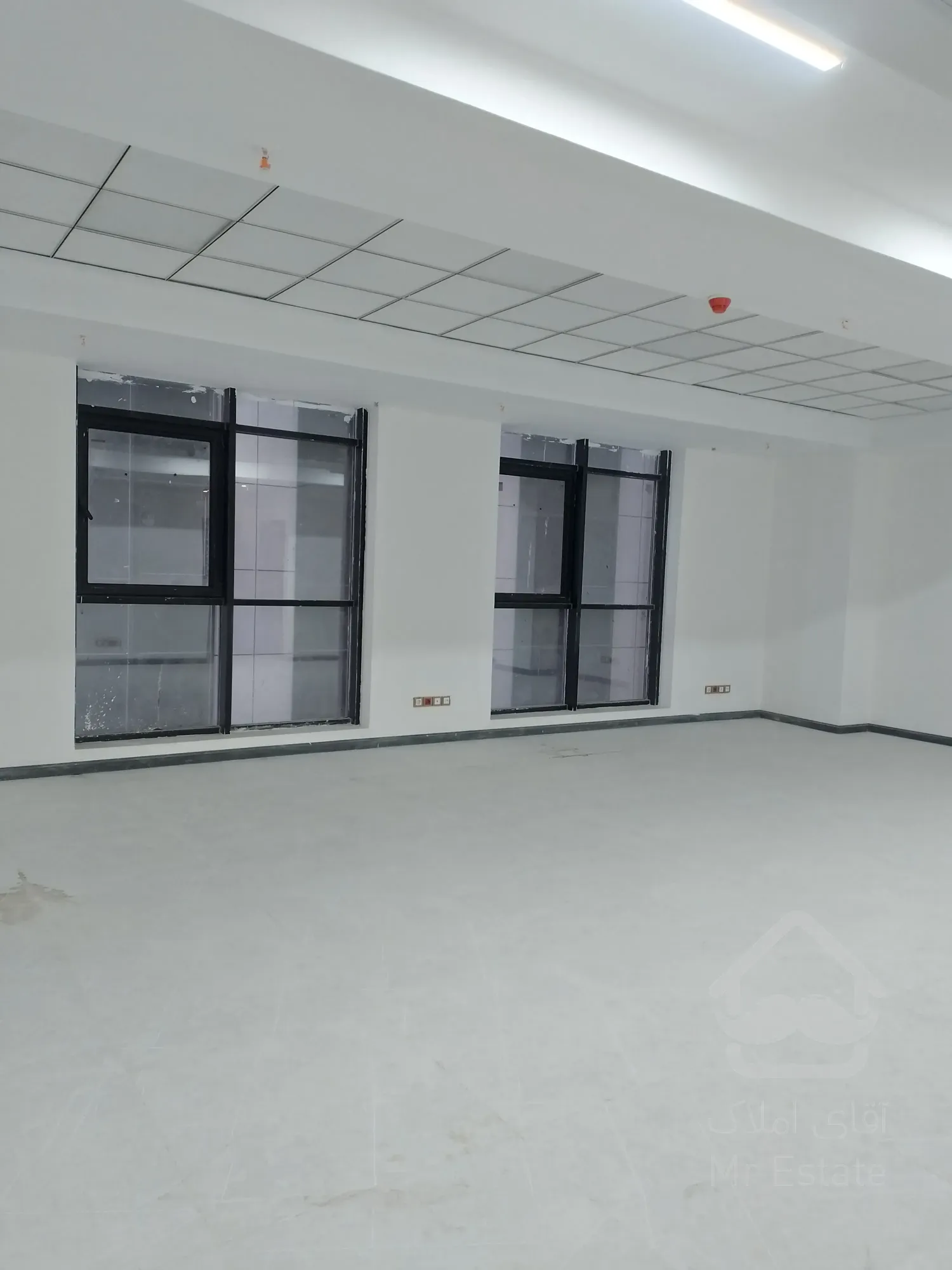 فروش اداری در پونک/127متر/سیستم تمام هوشمند/سند تک برگ  اداری/دسترسی24ساعته به واحد