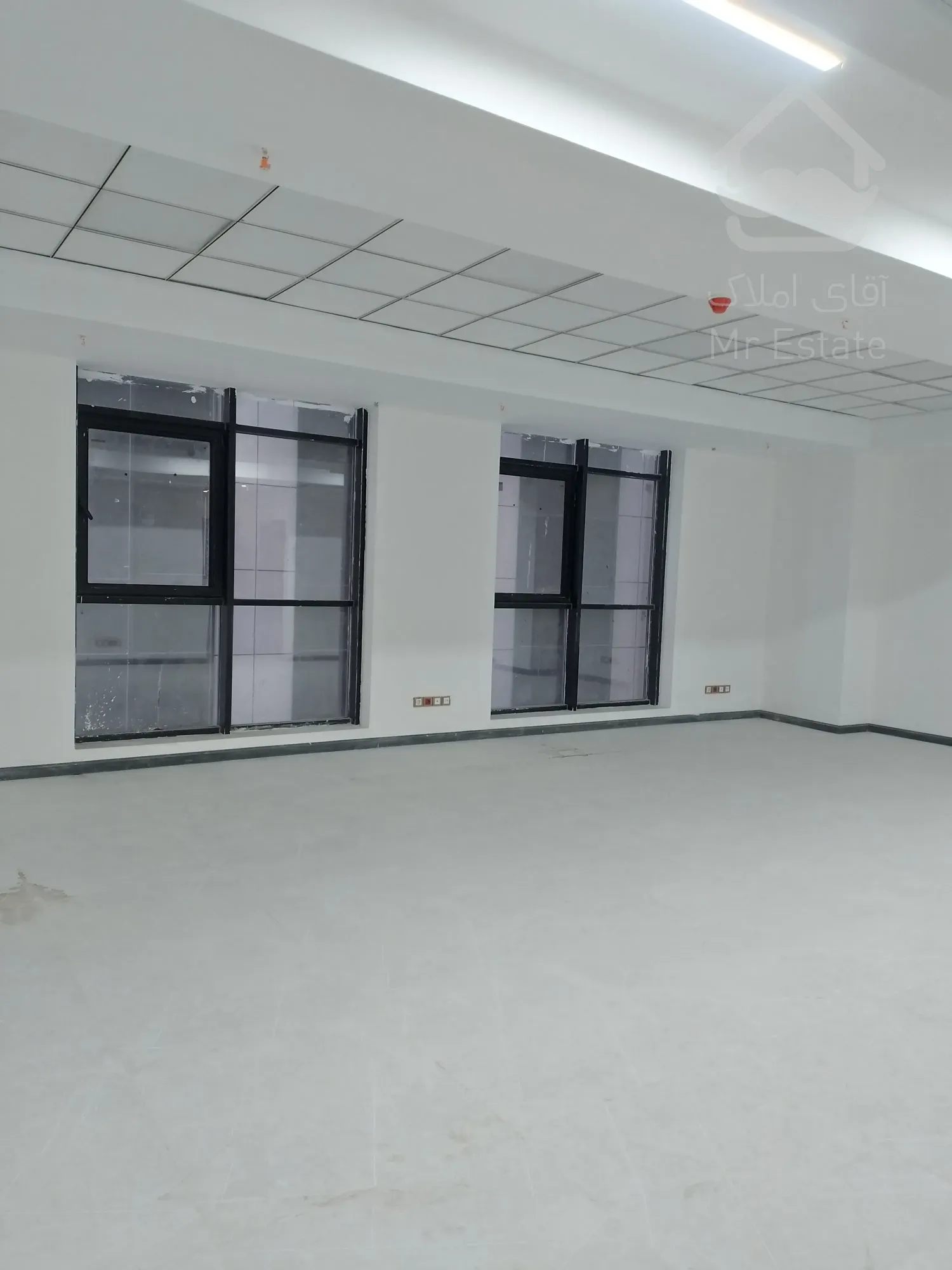 فروش اداری در پونک/169متر/سیستم تمام هوشمند/سند تک برگ  اداری/دسترسی24ساعته به واحد