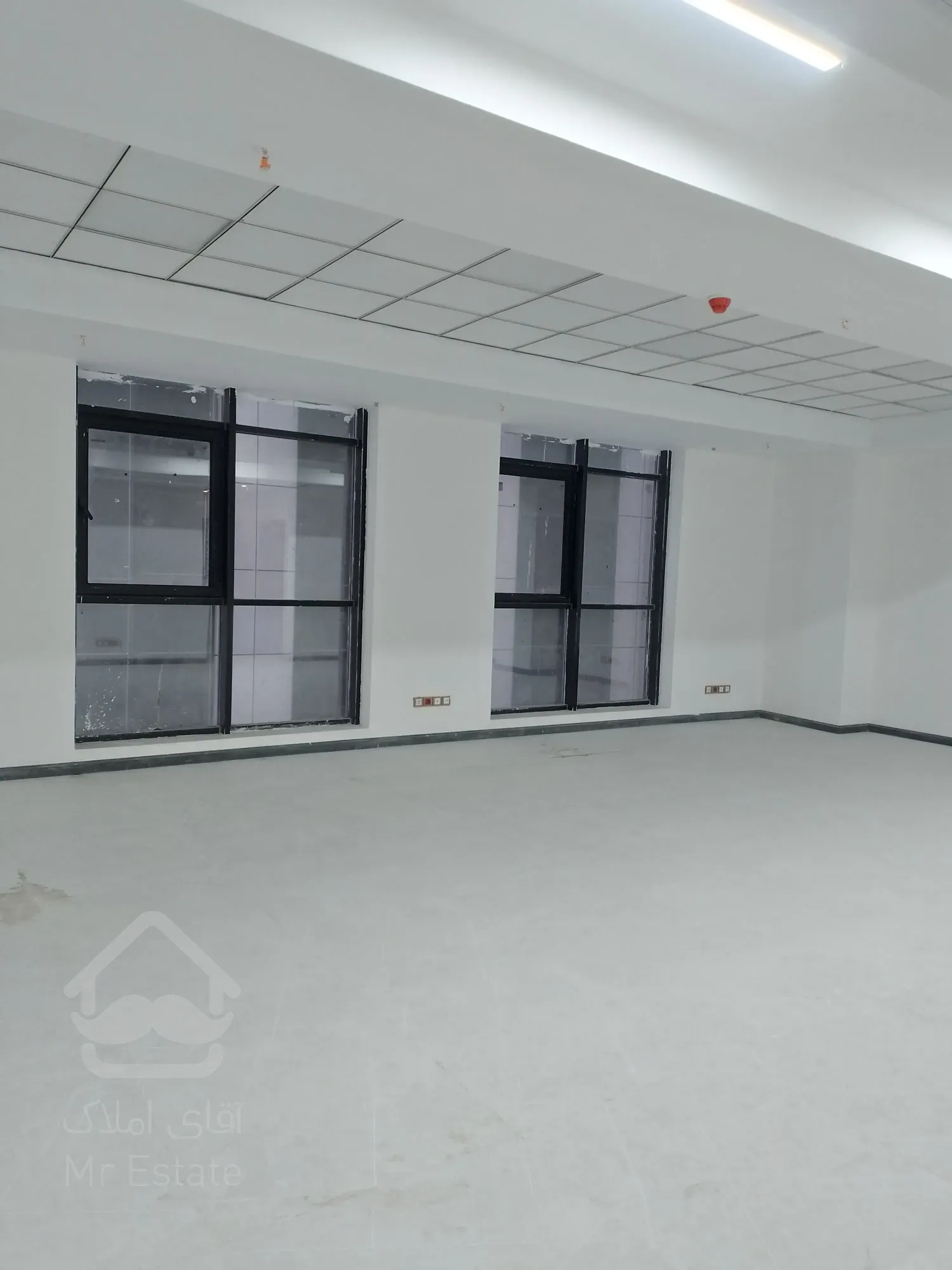 پیش فروش شیک 33متر تجاری در پونک فقط برای صنف طلافروشان