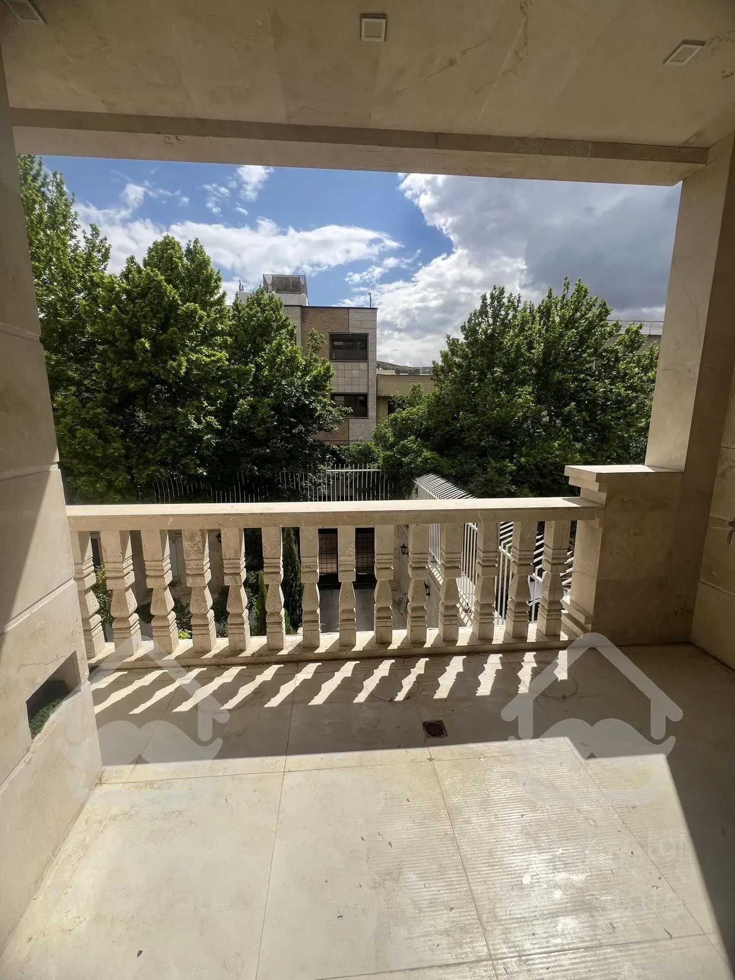 واحد ۲۵۰ متری/تک واحدی/ خیابان نیایش