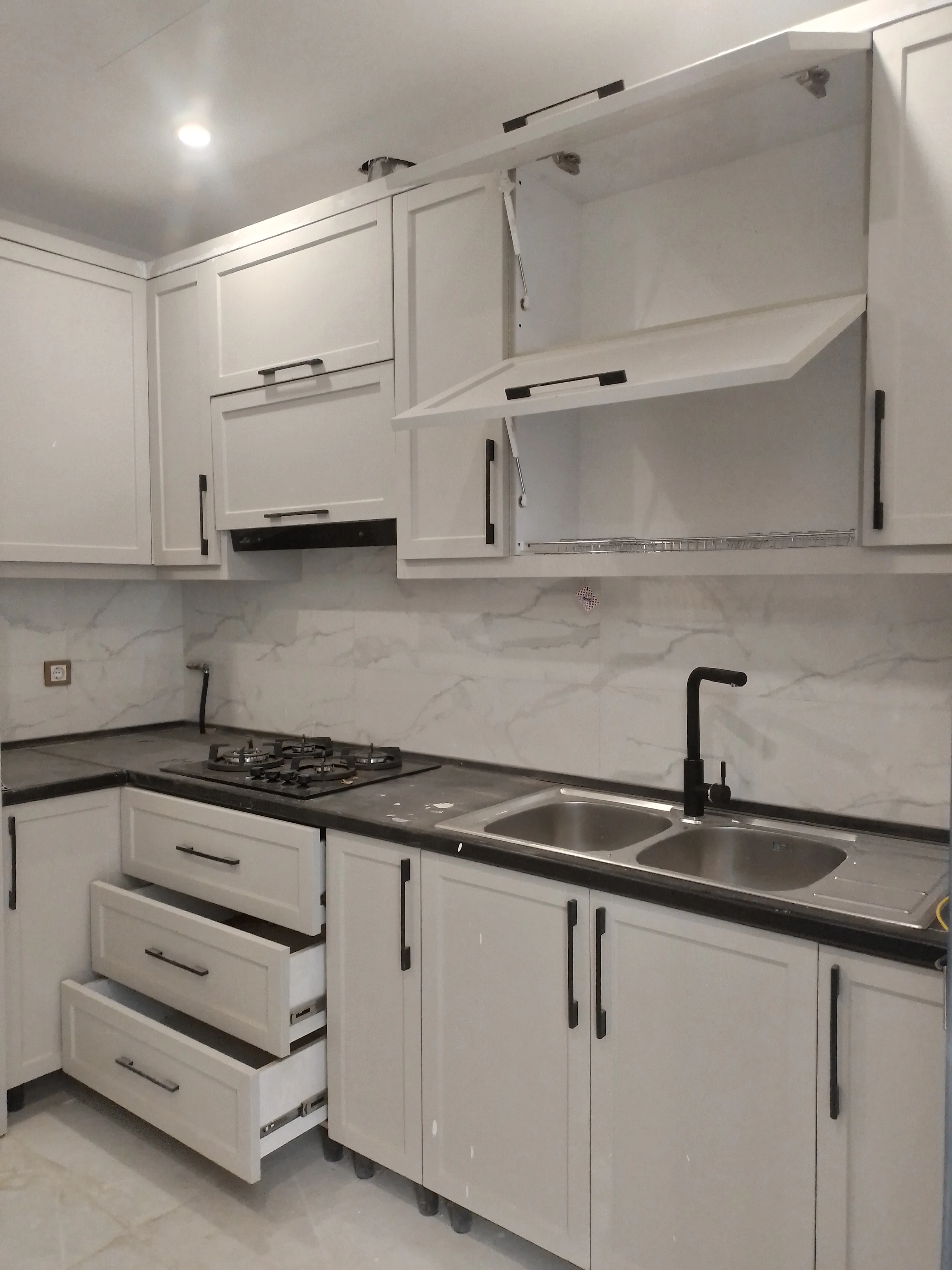 فروش واحد اداری 221 در پونک/تنها پارک اداری در تهران/اقساط/امکانات بالا