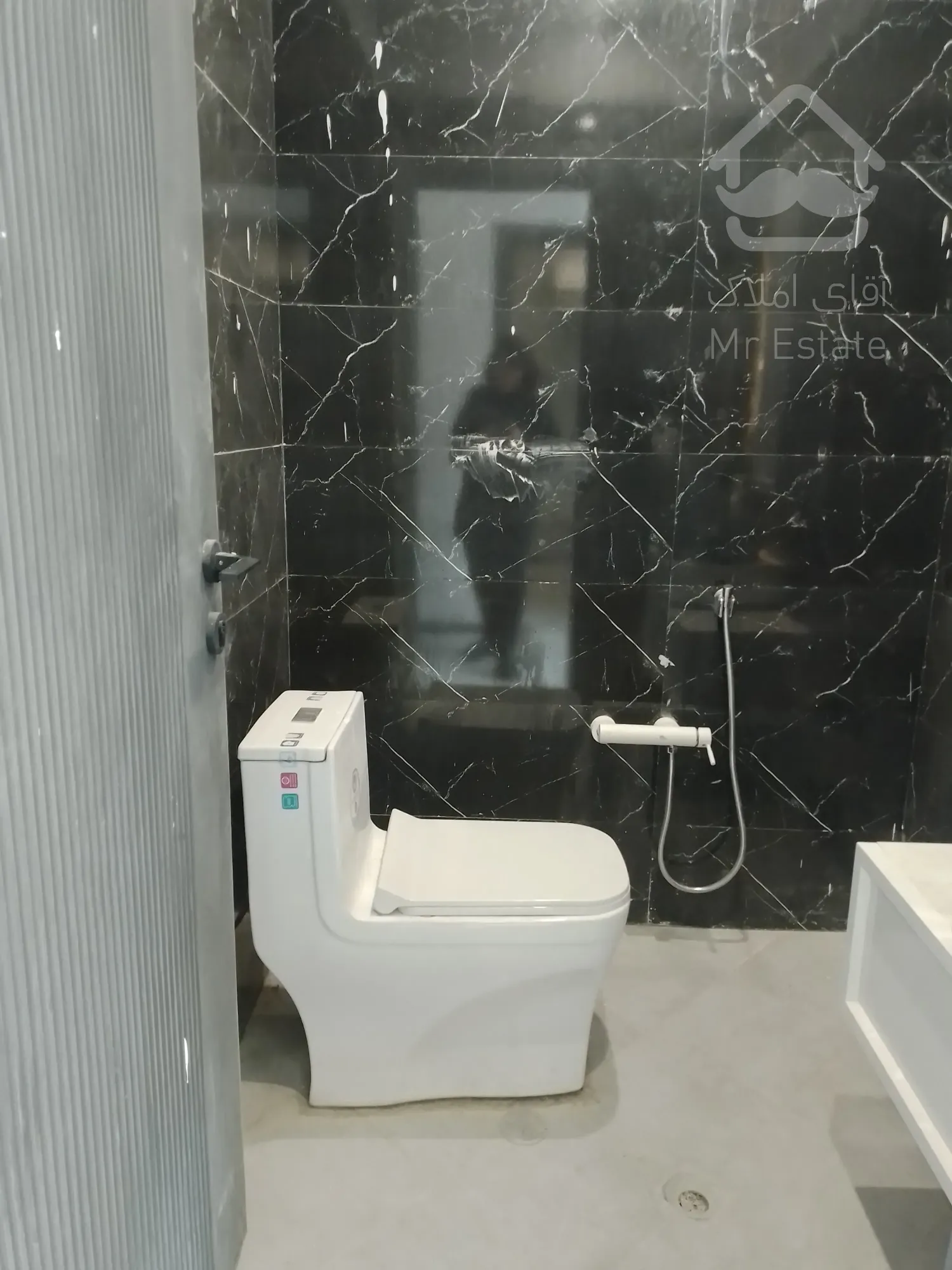 فروش واحد اداری 209 در پونک/تنها پارک اداری در تهران/اقساط/امکانات بالا