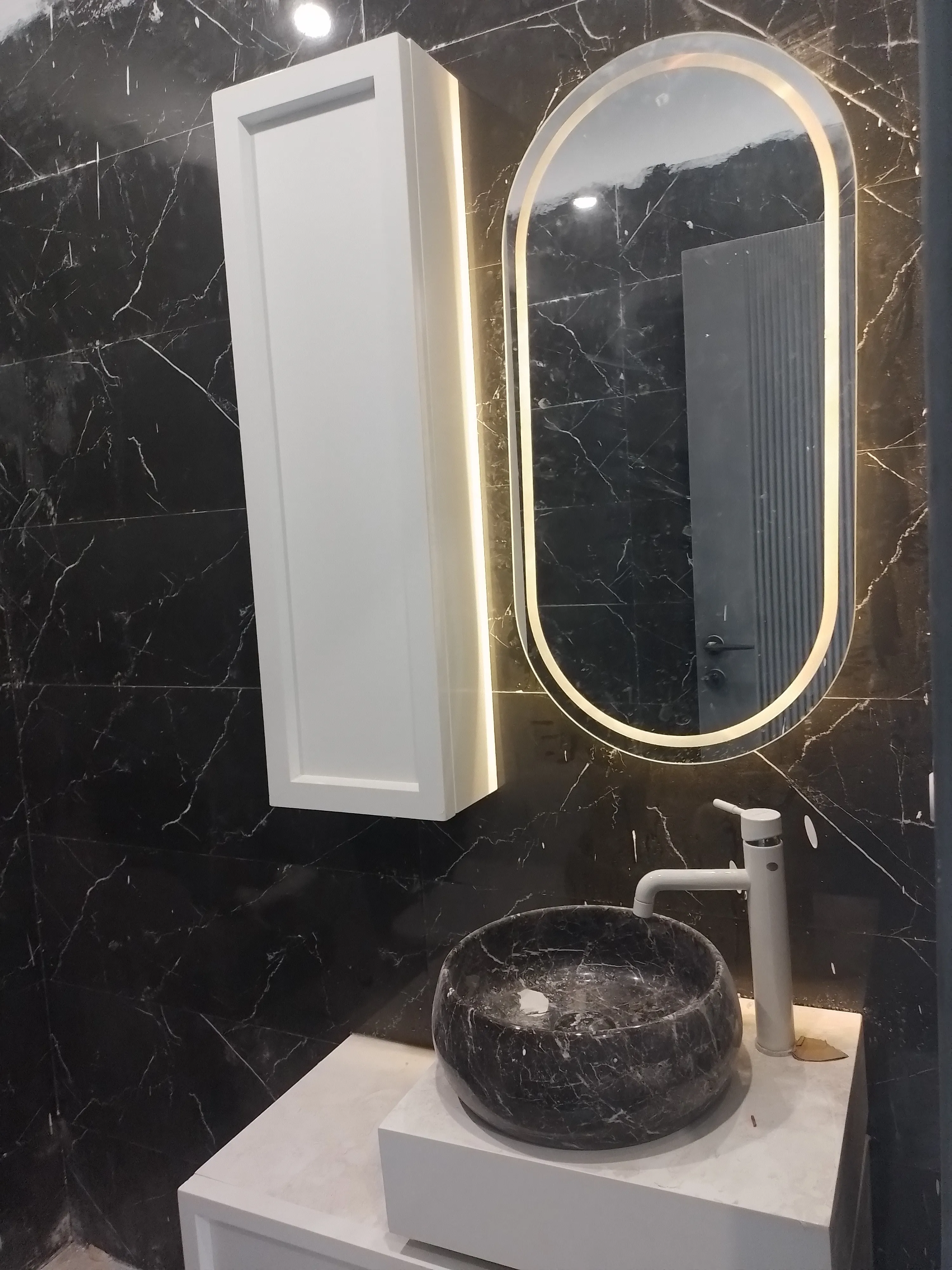 فروش اداری در پونک/169متر/سیستم تمام هوشمند/سند تک برگ  اداری/دسترسی24ساعته به واحد