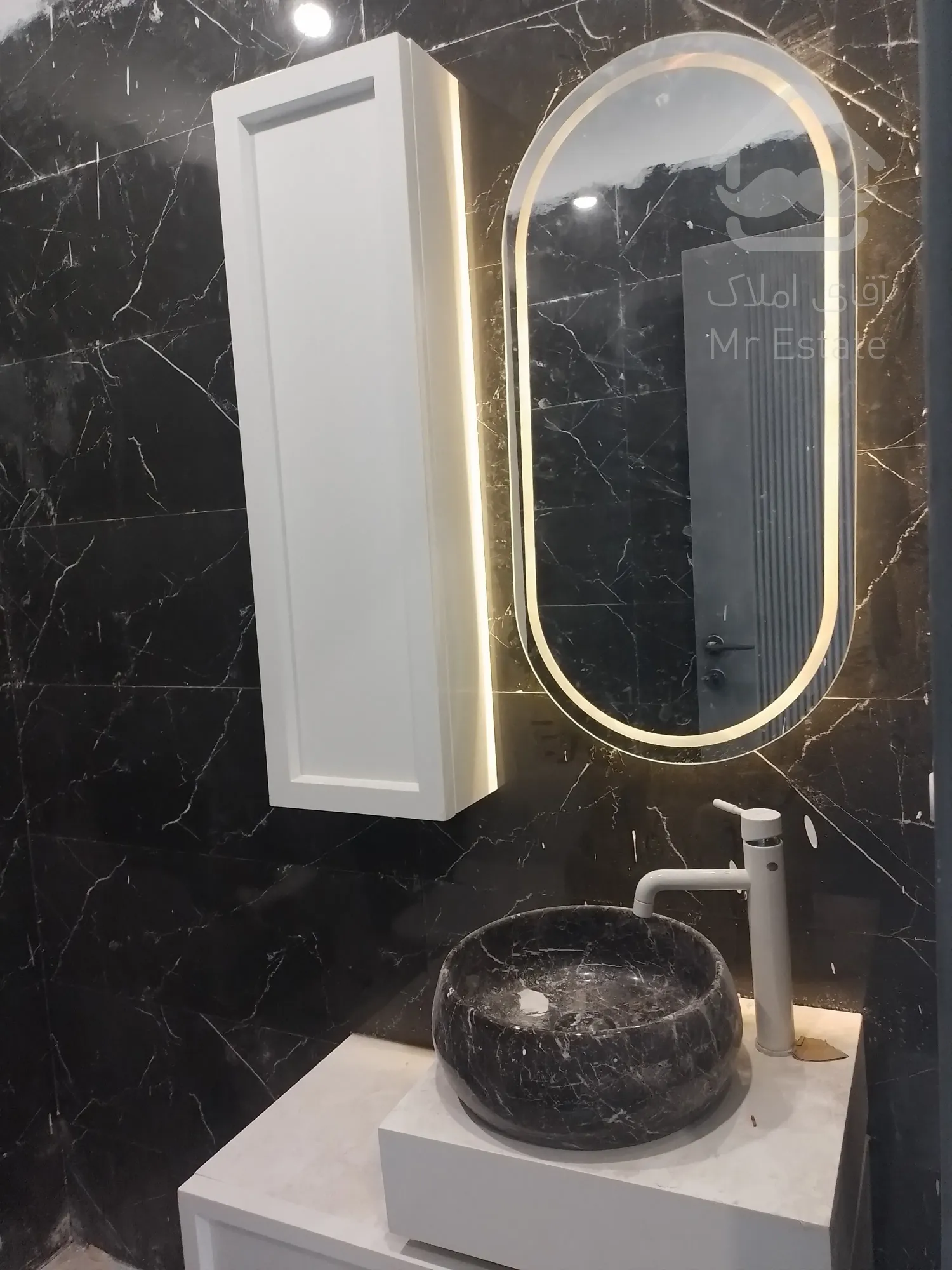 فروش واحد اداری در پونک/197متر ویودار /غرق درنور/سند تک برگ اداری/موقعیت عالی