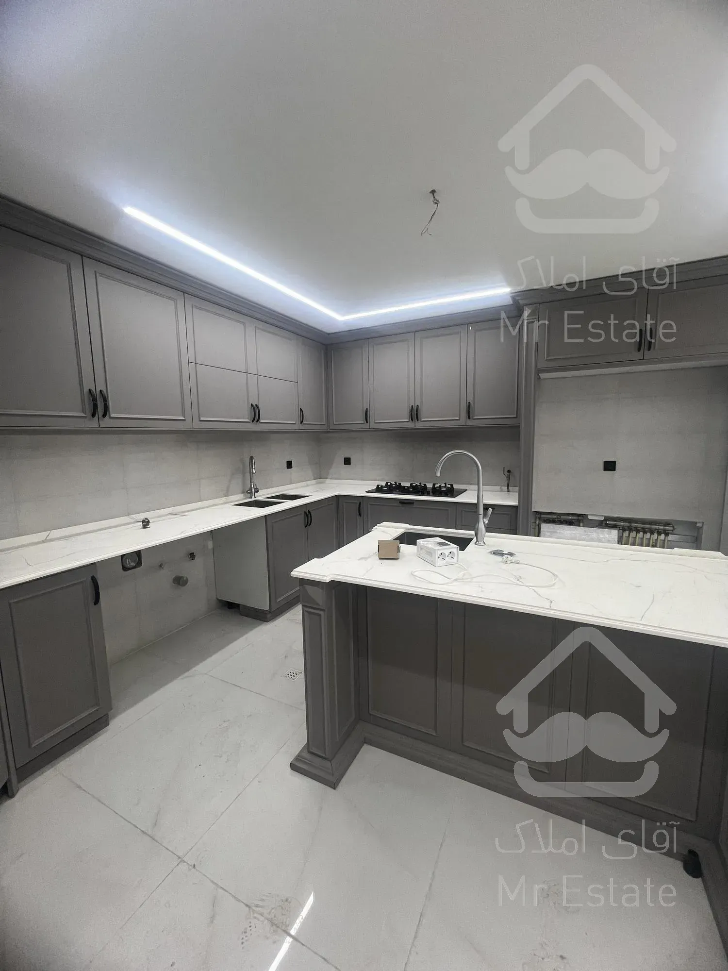 تک واحدی/۴خواب/حیاط اختصاصی