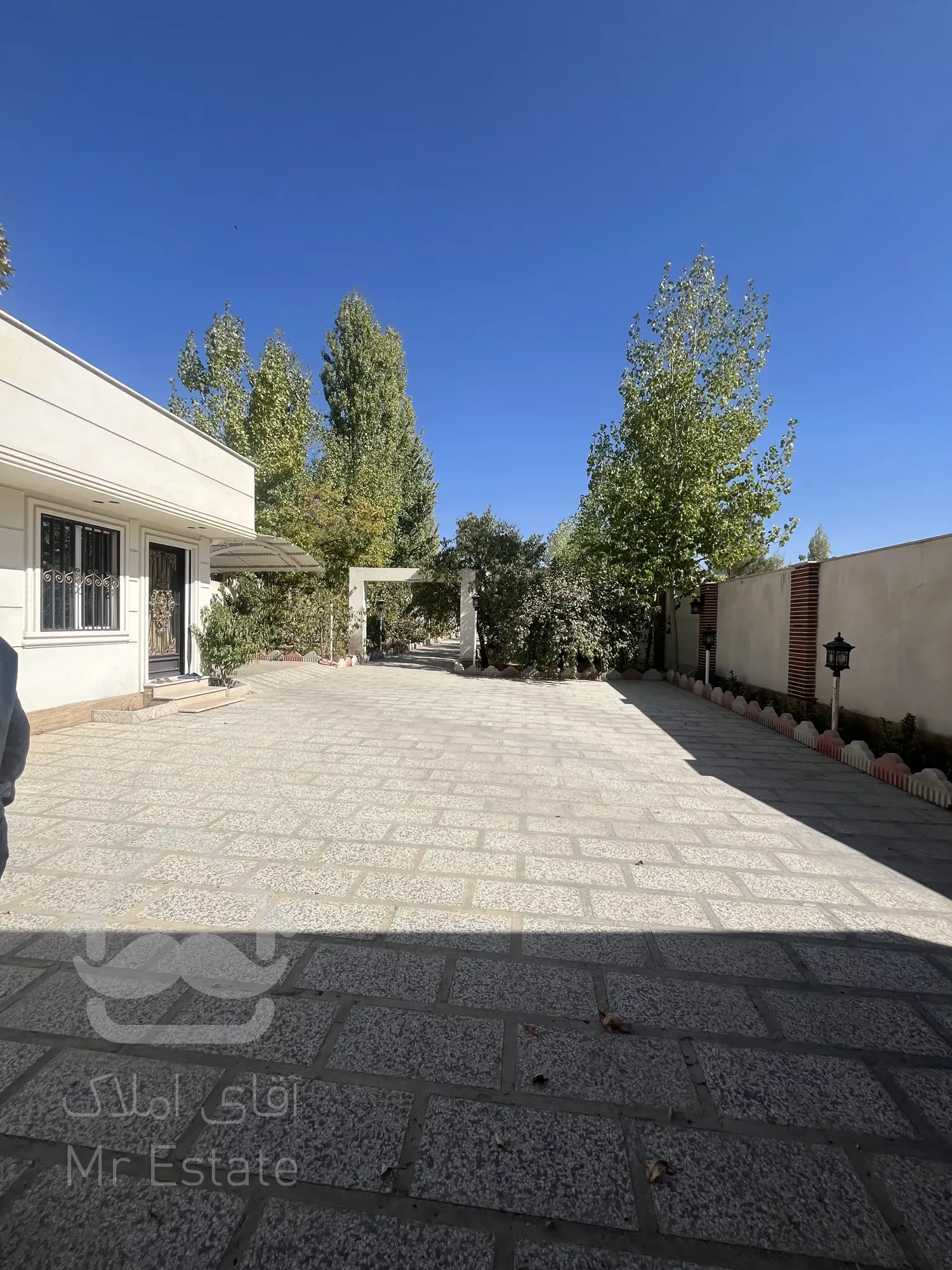 فروش ویلا ۱۲۰۰ متری