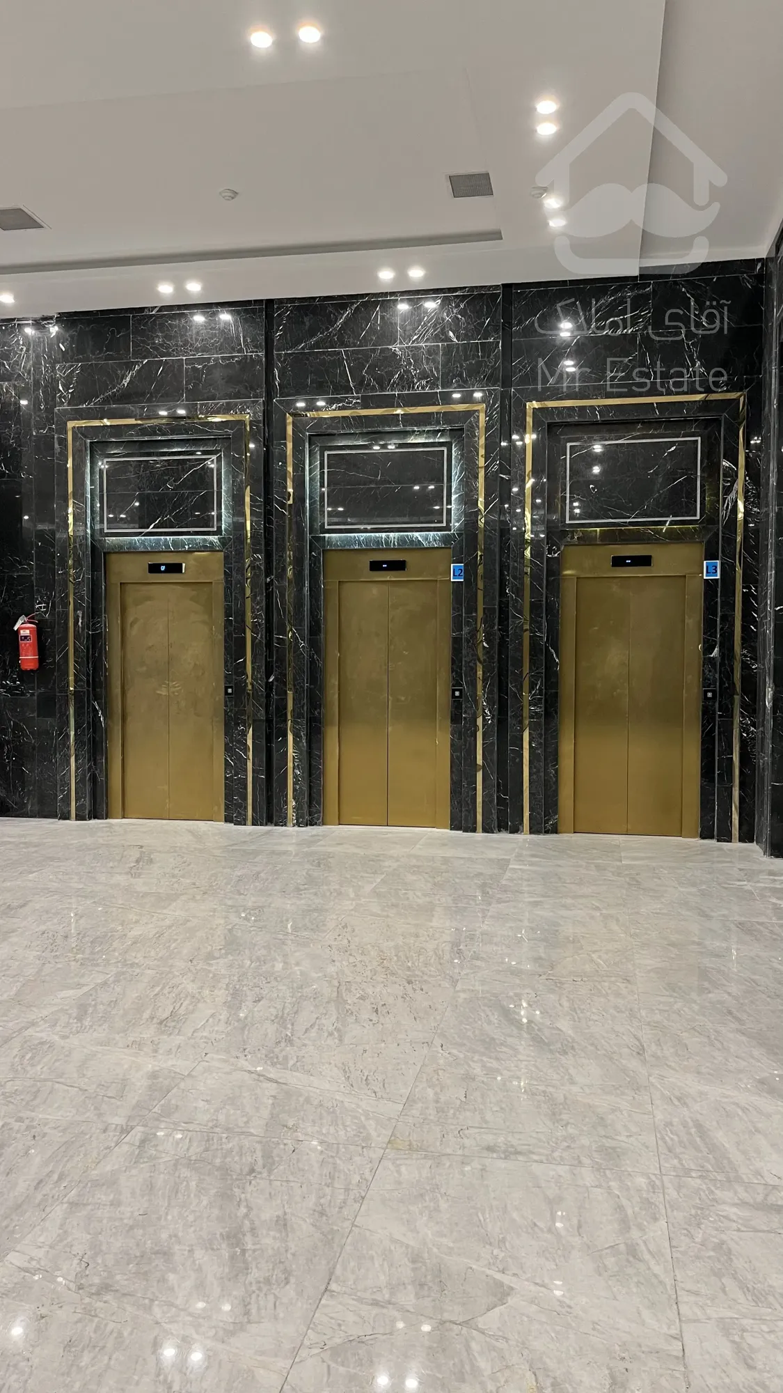 فروش واحد تجاری در پاساژ رونیکامال