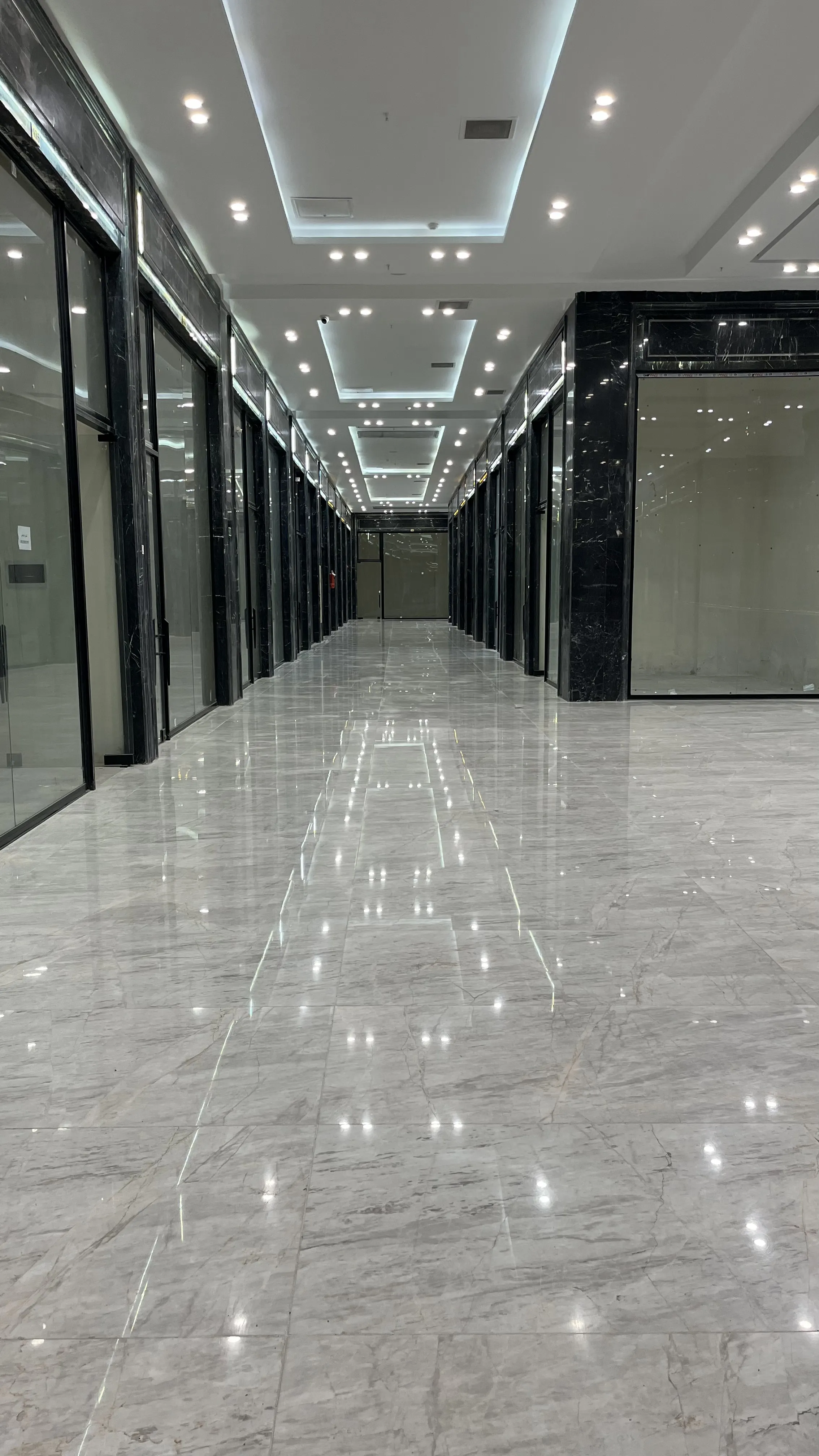 پیش فروش مغازه18متری