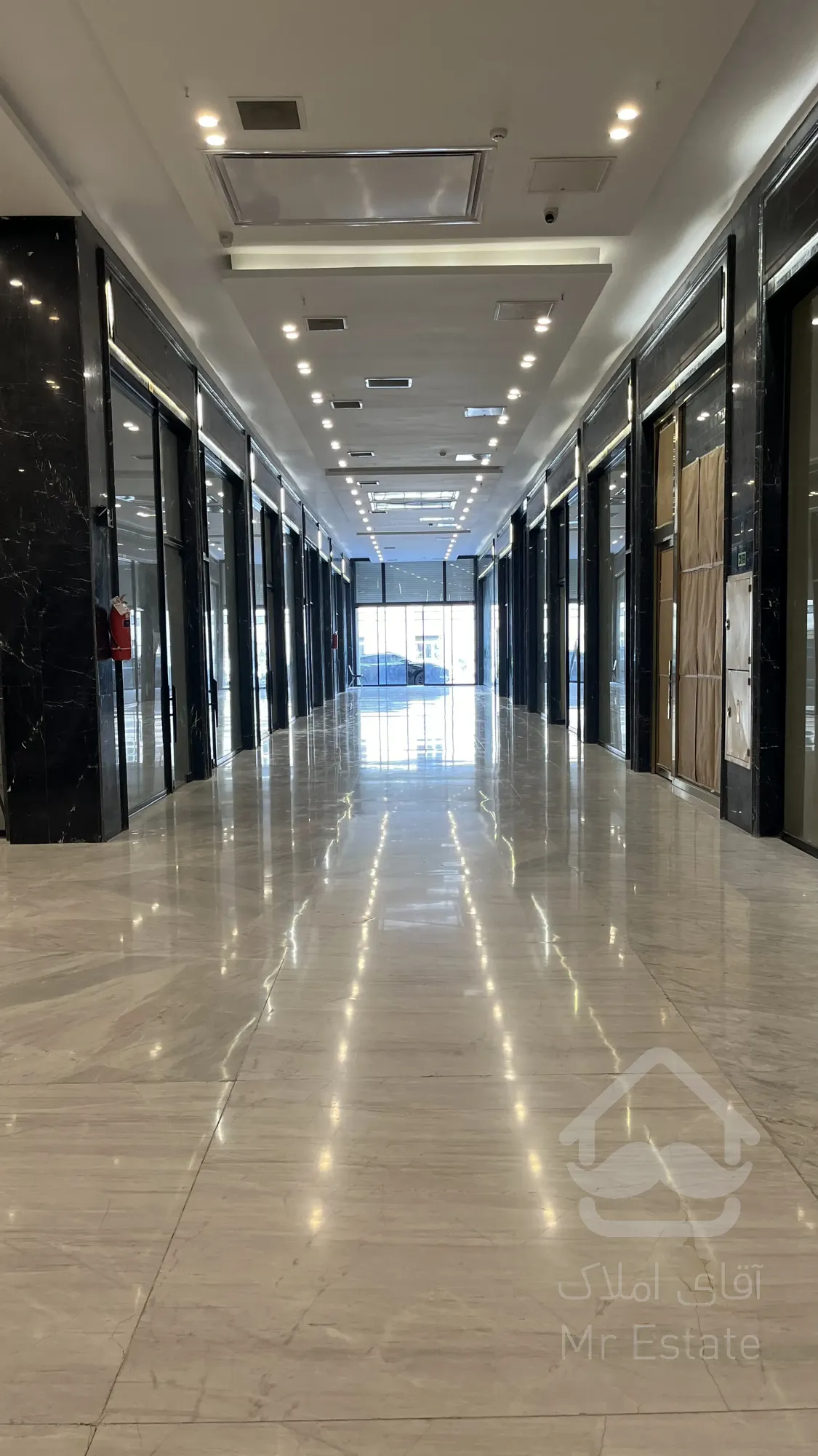 فروش تجاری  در هروی 24متر بصورت اقساط 12ماهه/در رونیکامال تجاری/پاخور عالی/جنب مترو