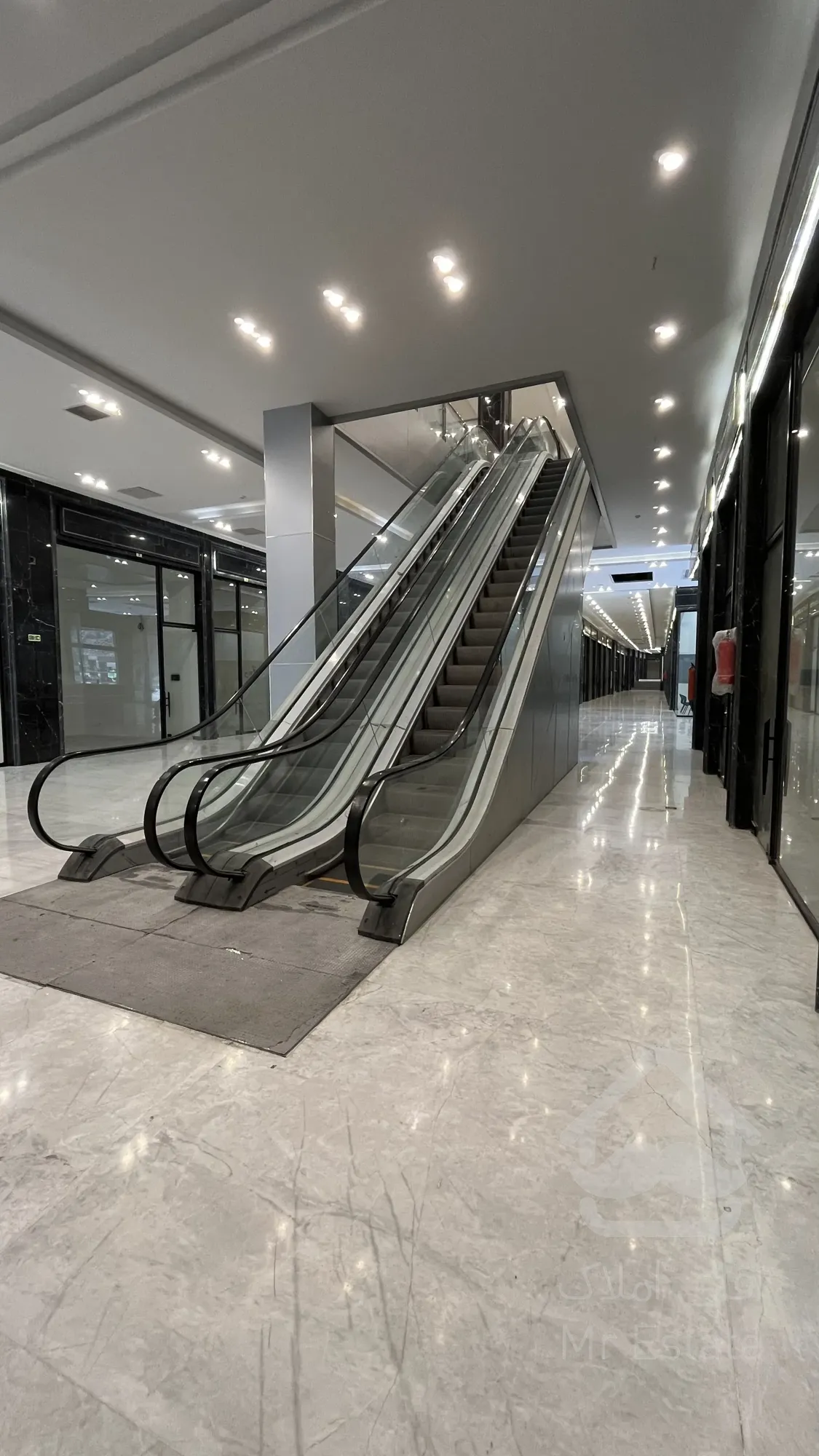 فروش و اجاره واحد 40متر در هروی با پاخور عالی/دسترسی اسان