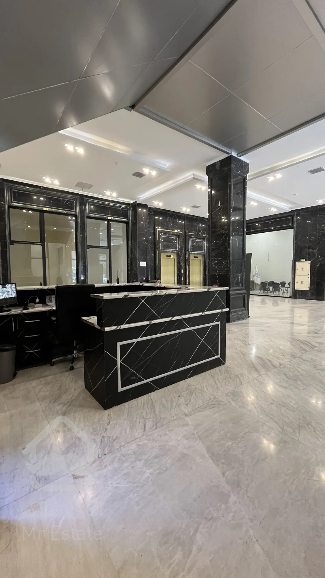 فروش واحد تجاری در پاساژ رونیکامال