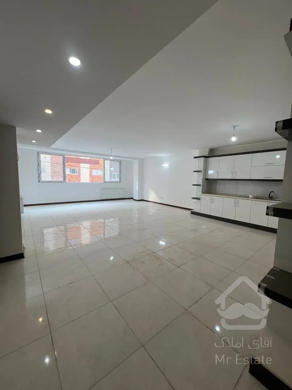 سه طبقه ویلایی