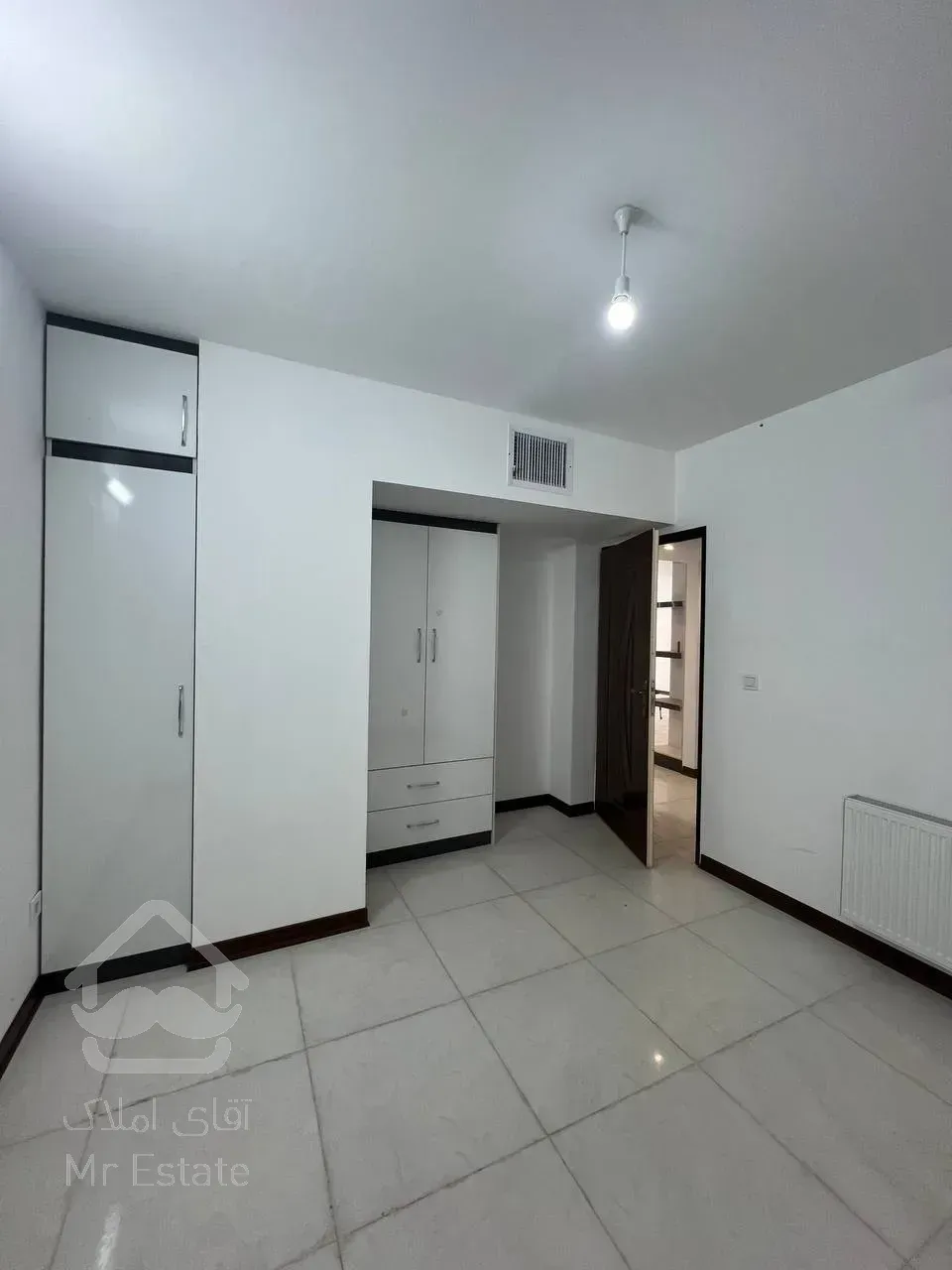 سه طبقه ویلایی