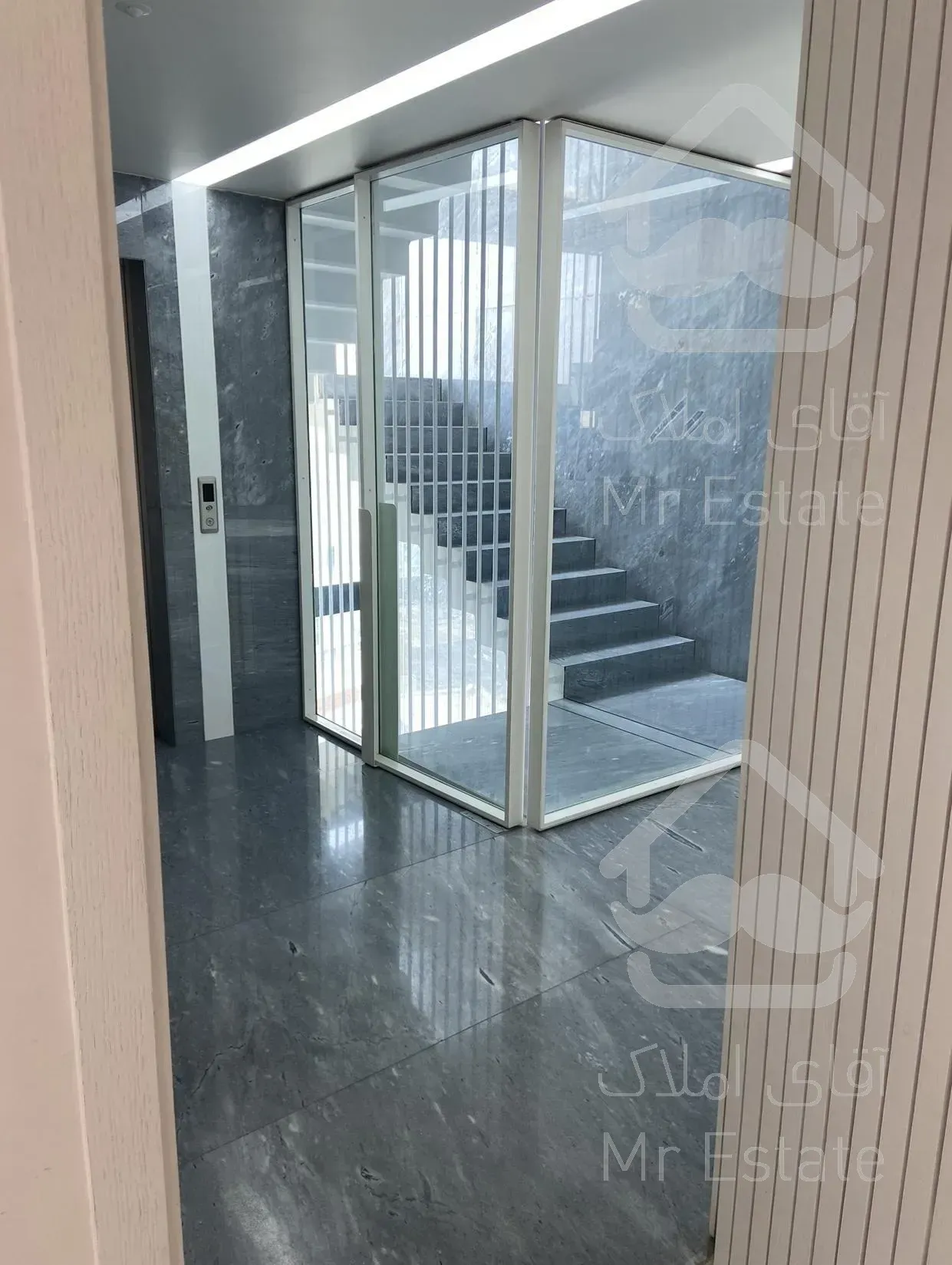 300متر آپارتمان مدرن در فرمانیه