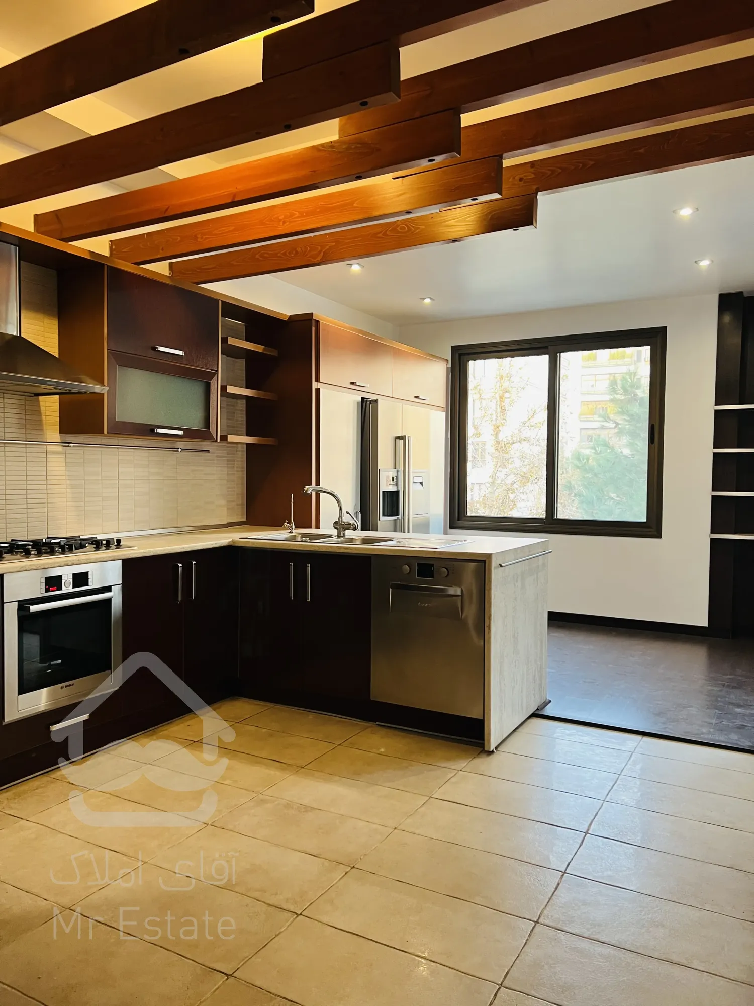 اجاره آپارتمان اکازیون 3 خوابه در نیاوران