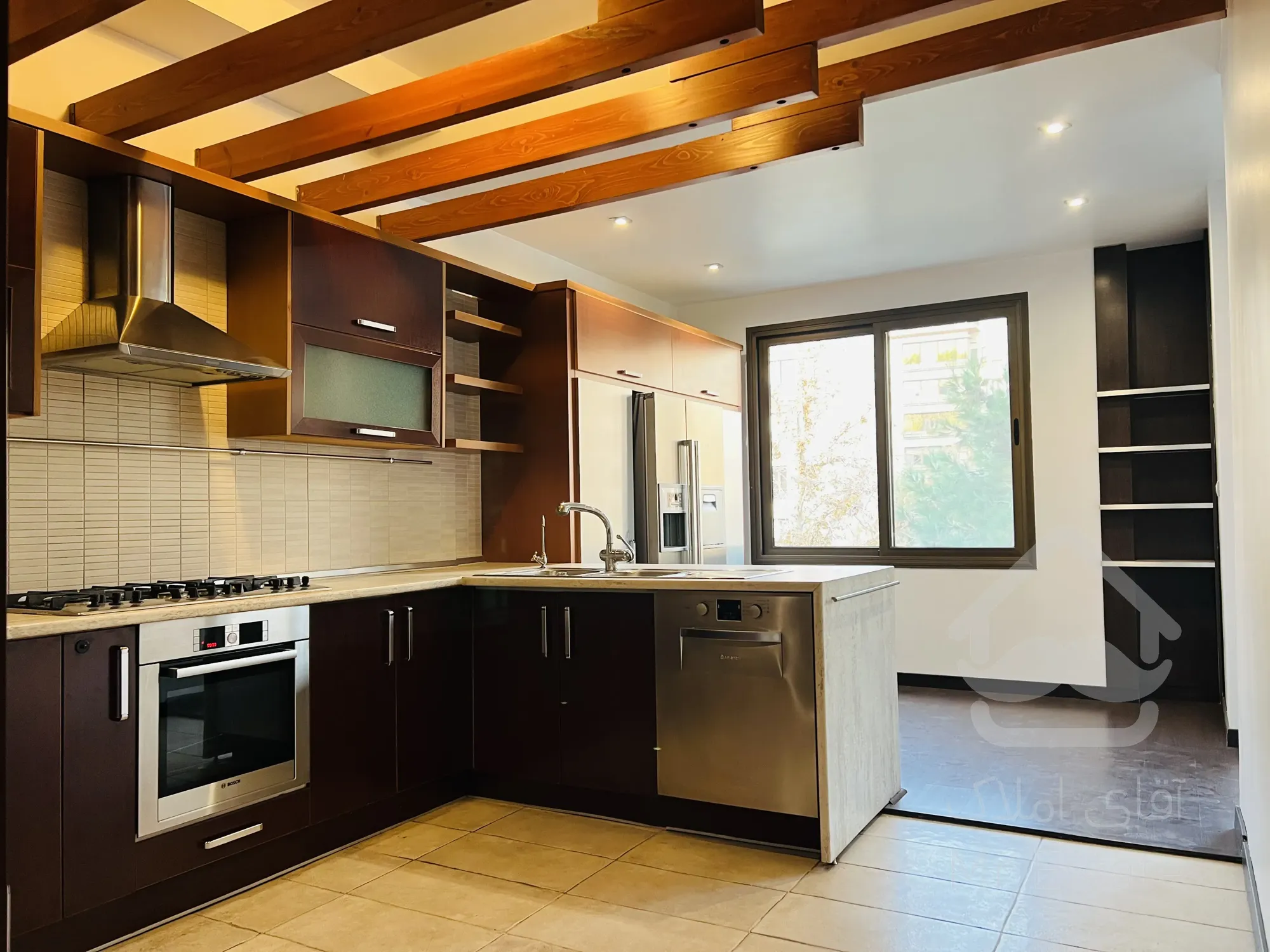 اجاره آپارتمان اکازیون 3 خوابه در نیاوران