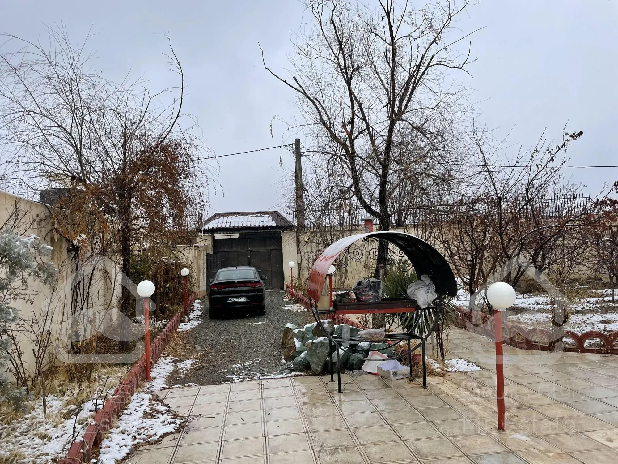 ۱۳۰ متر بنا ۱۲۰۰ متر زمین