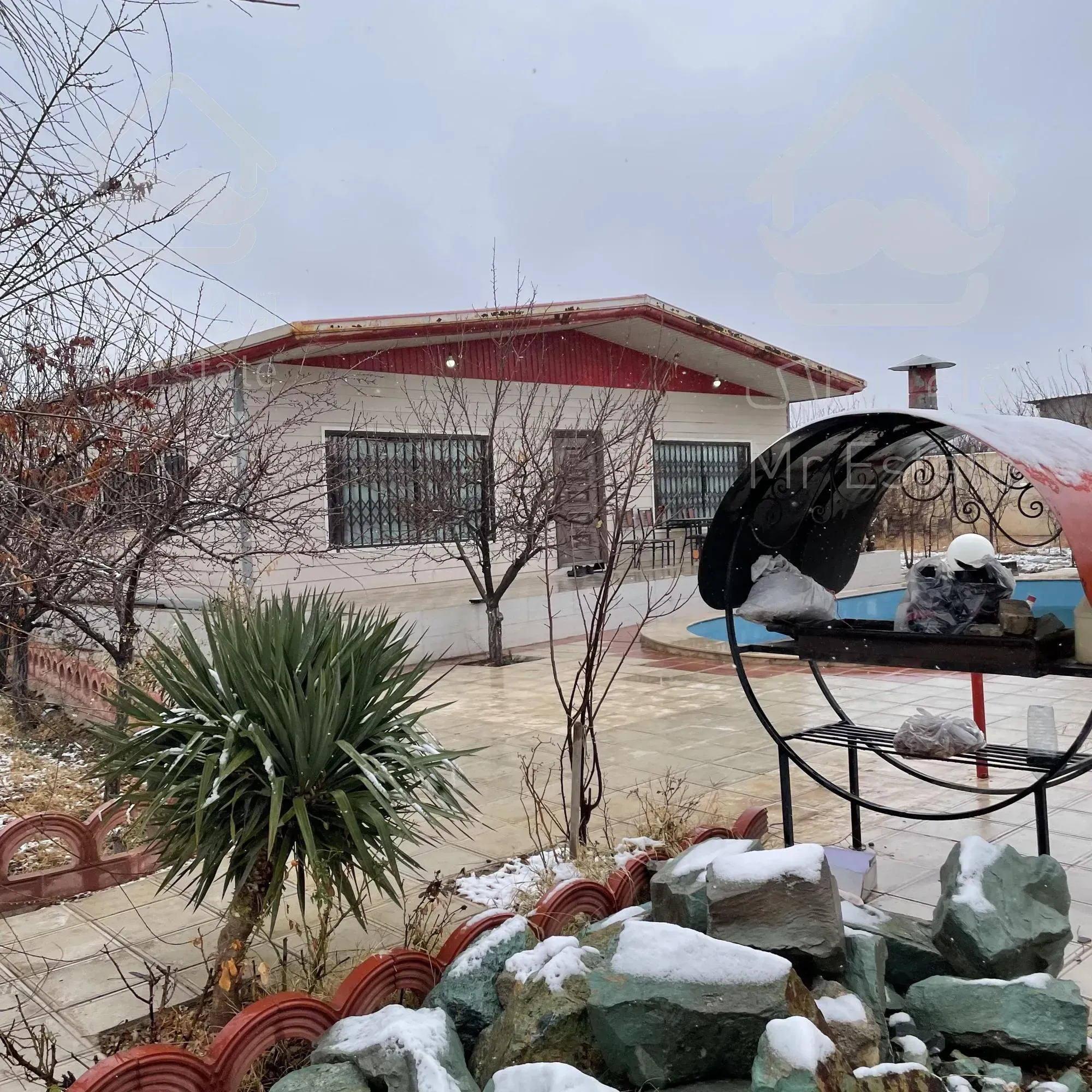 ۱۳۰ متر بنا ۱۲۰۰ متر زمین