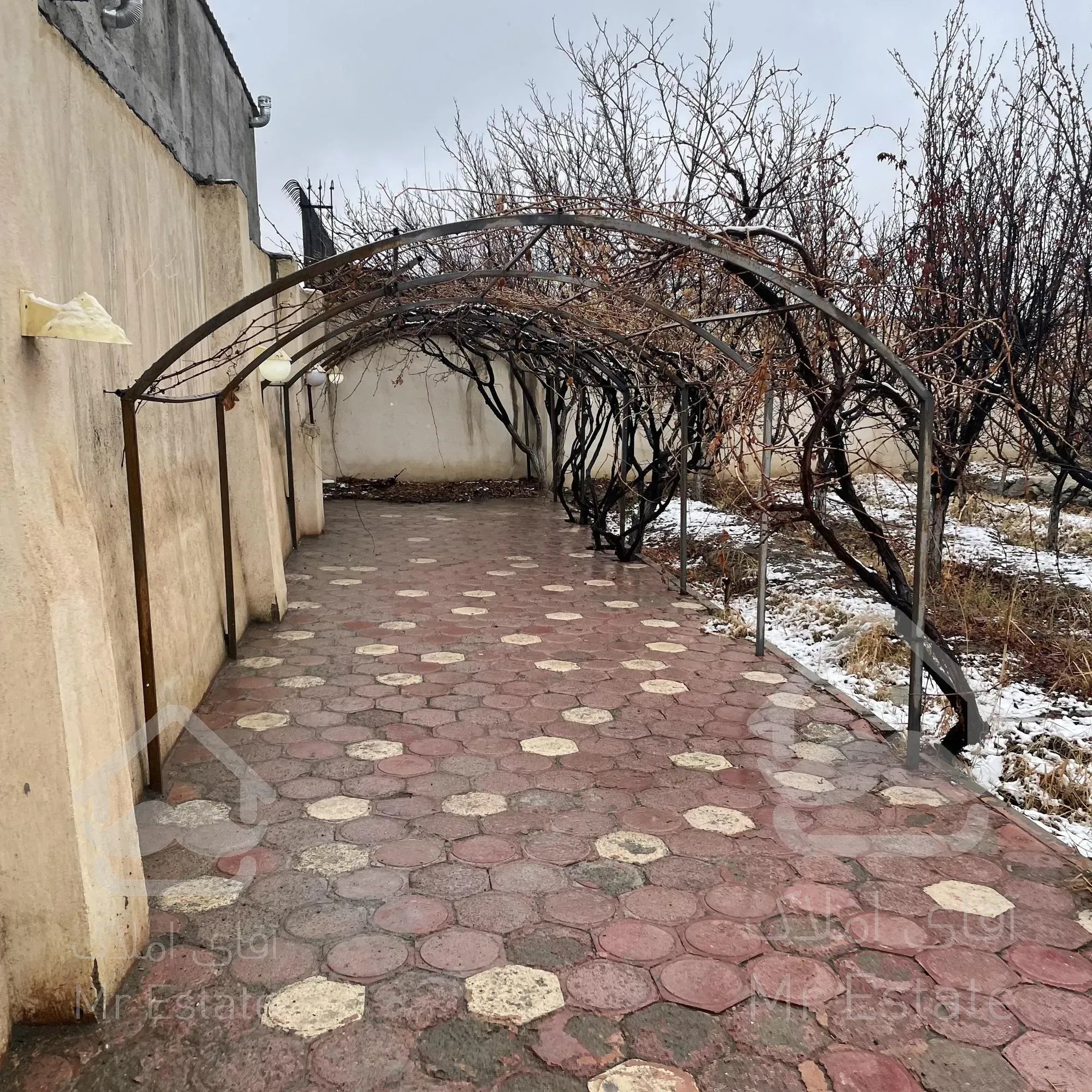 ۱۳۰ متر بنا ۱۲۰۰ متر زمین