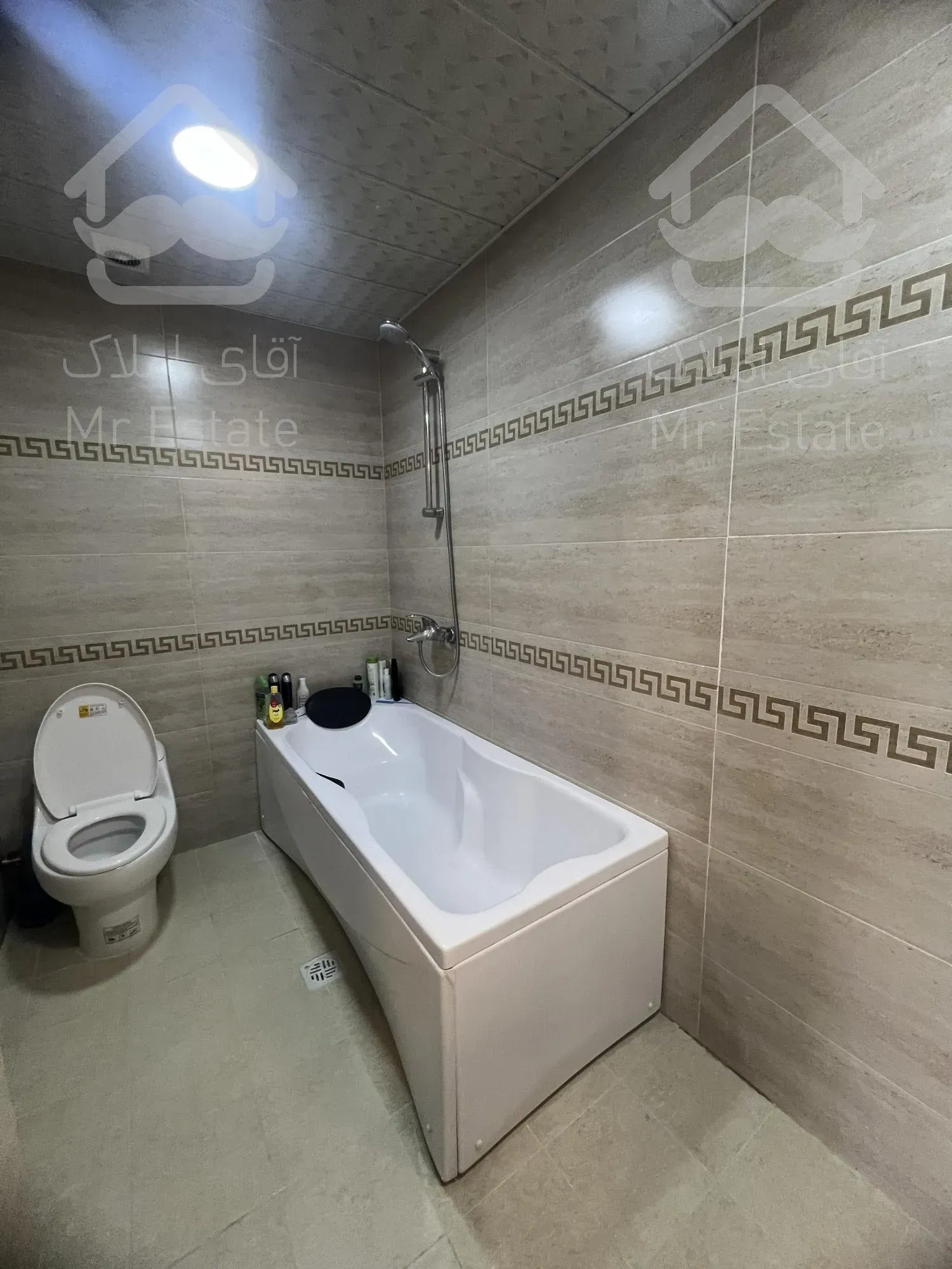 رهن اجاره اپارتمان۱۴۰متری دوخواب قدوسی غربی شیراز