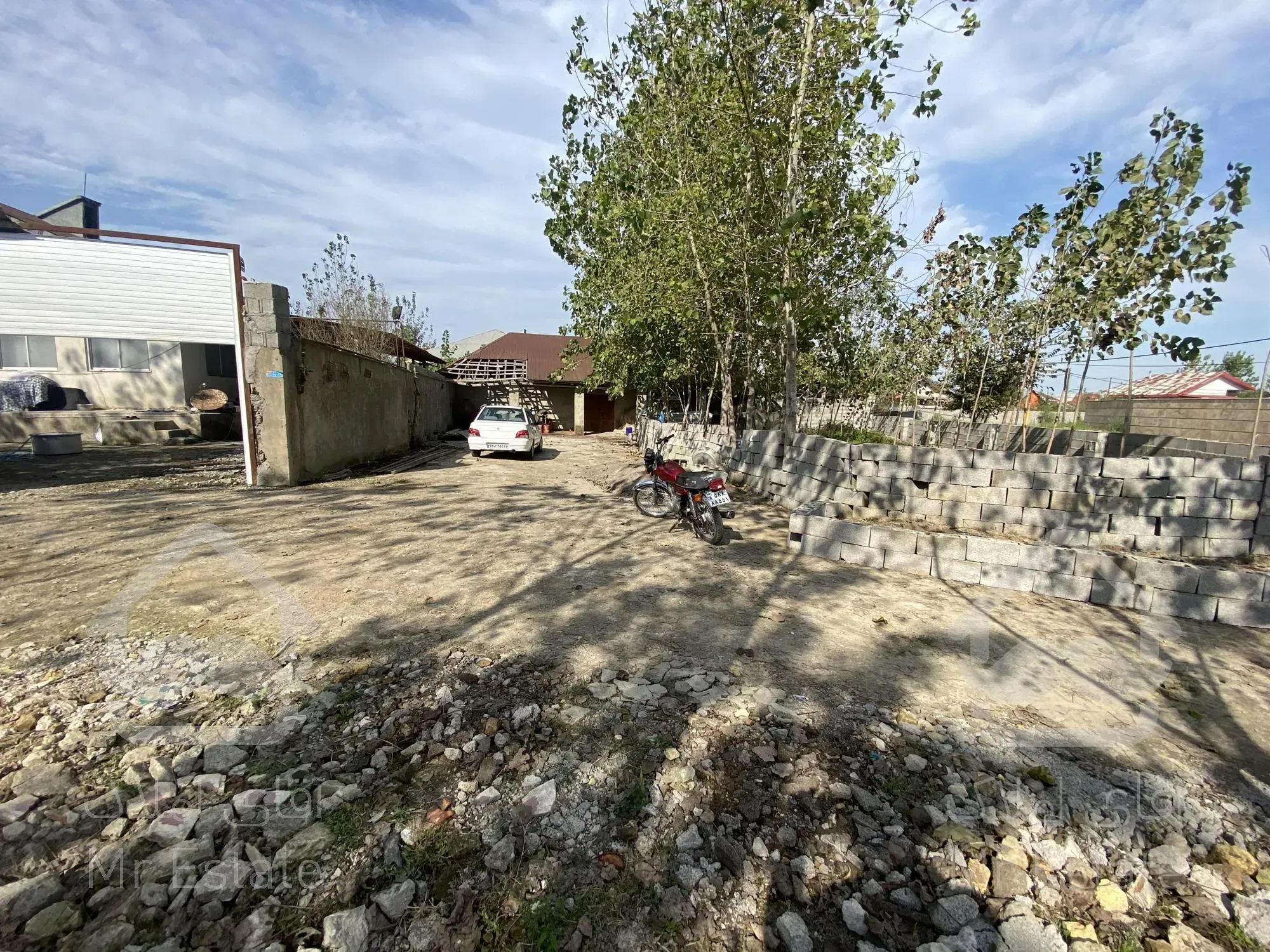 فروش ۲ هزار متر خانه و محوطه تک برگ سند